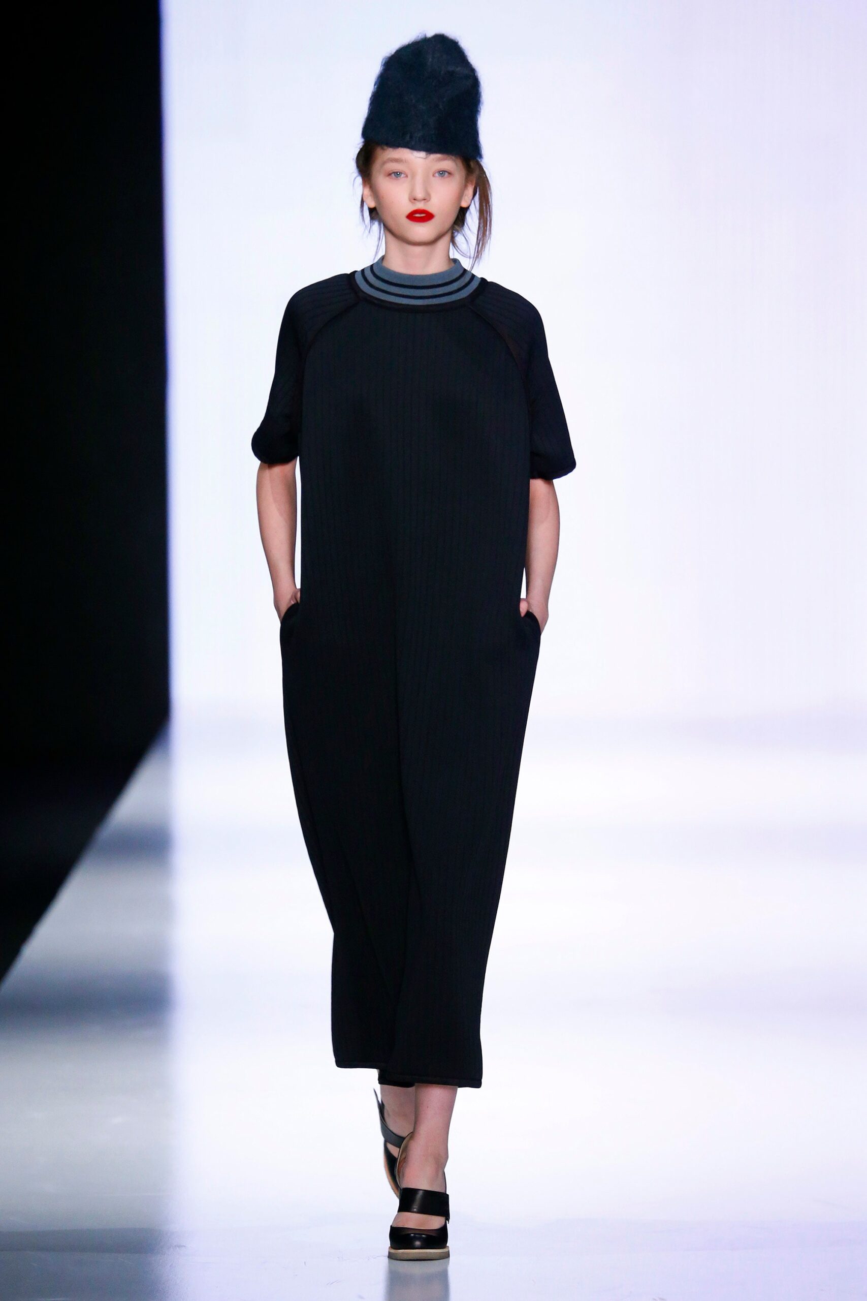 Julia Nikolaeva Russia F/W 16 Look 29