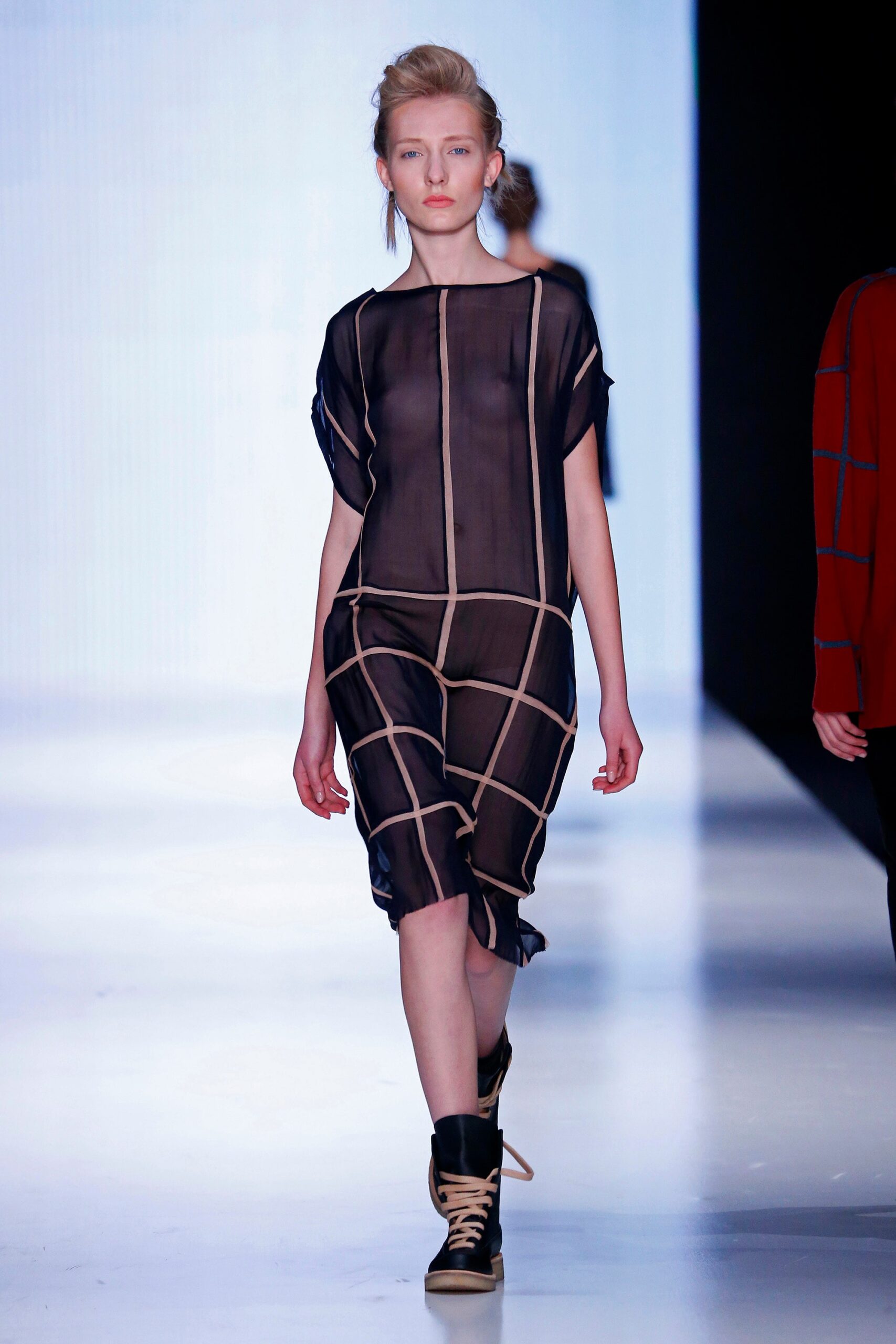 Julia Nikolaeva Russia F/W 16 Look 33