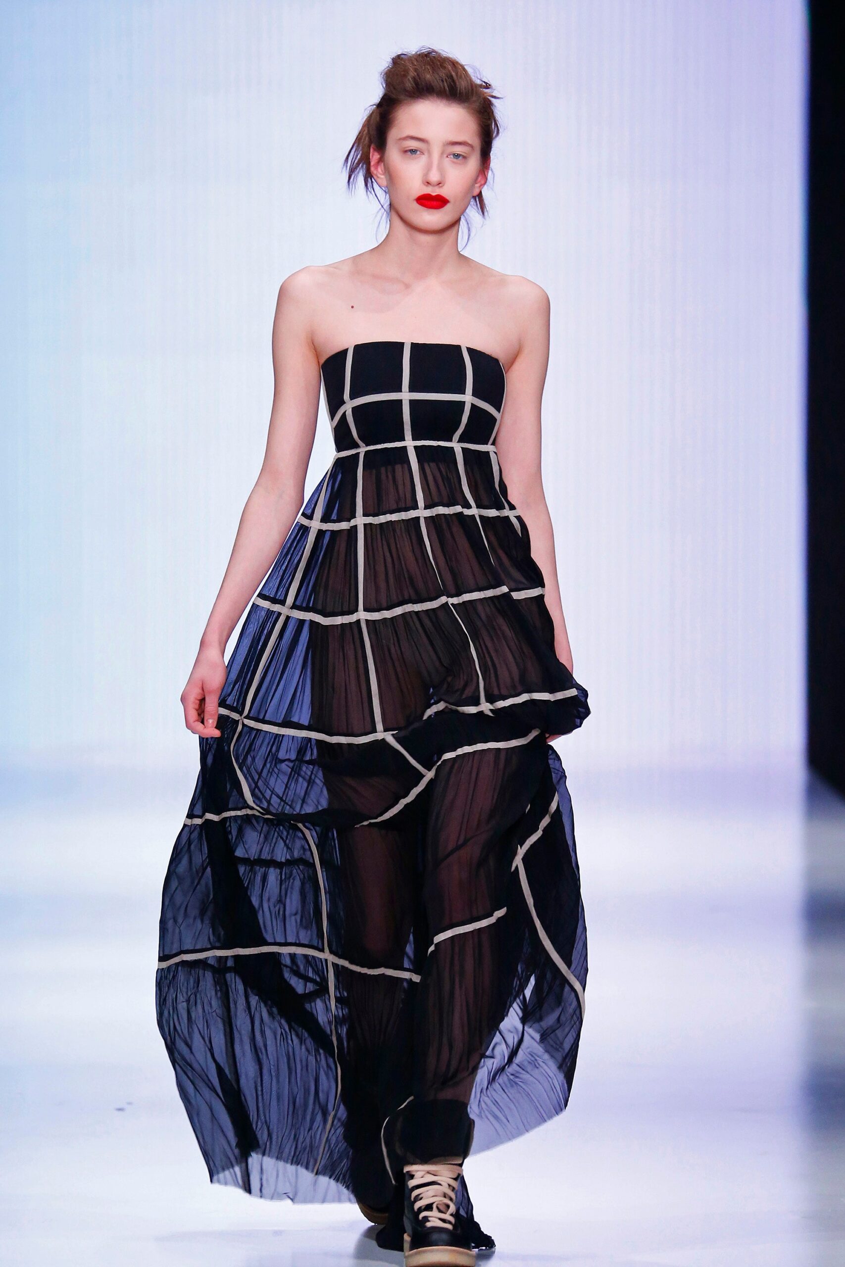 Julia Nikolaeva Russia F/W 16 Look 41