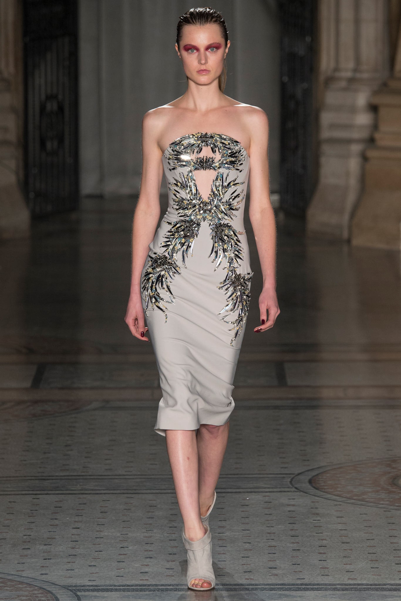 Julien Macdonald F/W 14 Look 3
