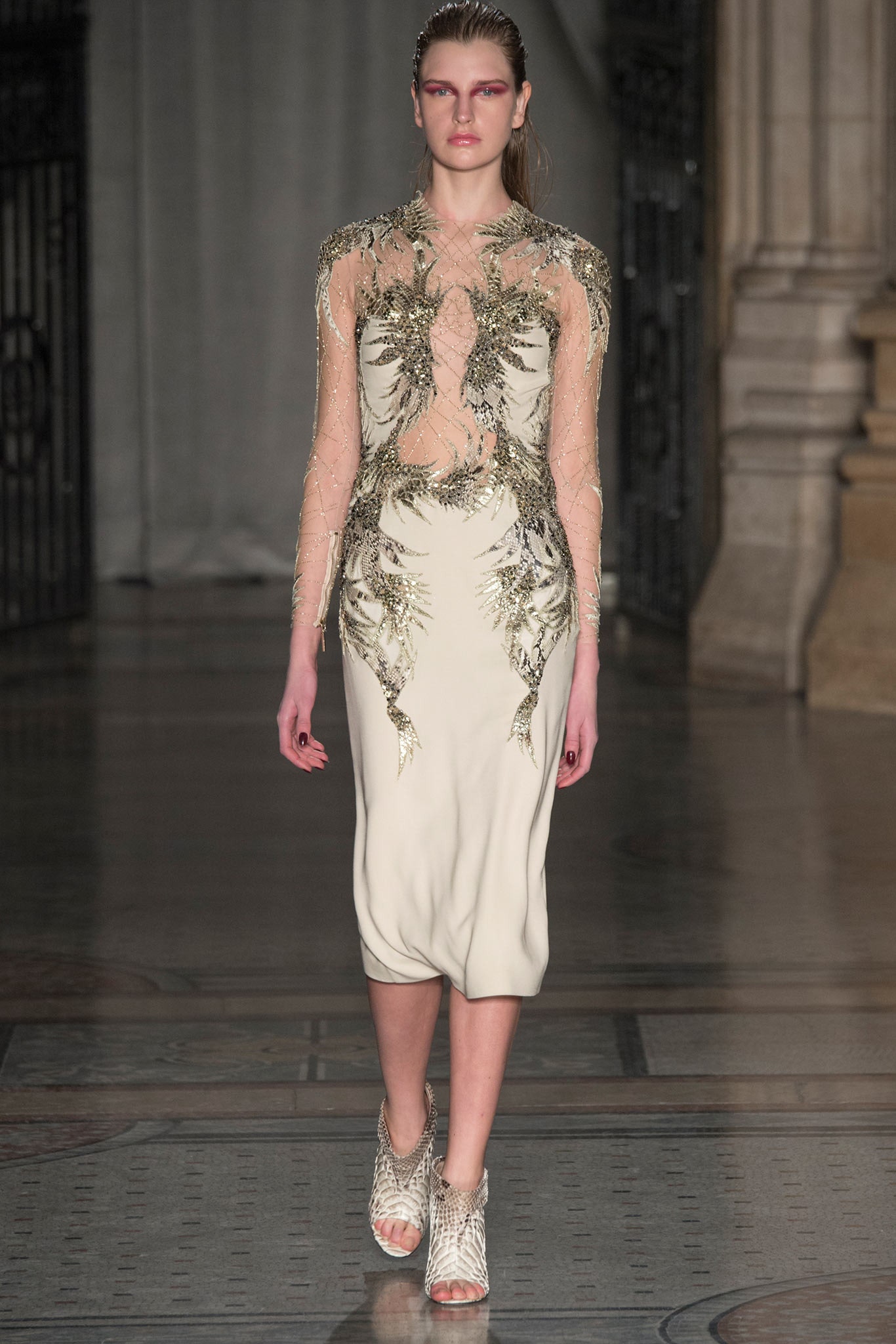Julien Macdonald F/W 14 Look 6