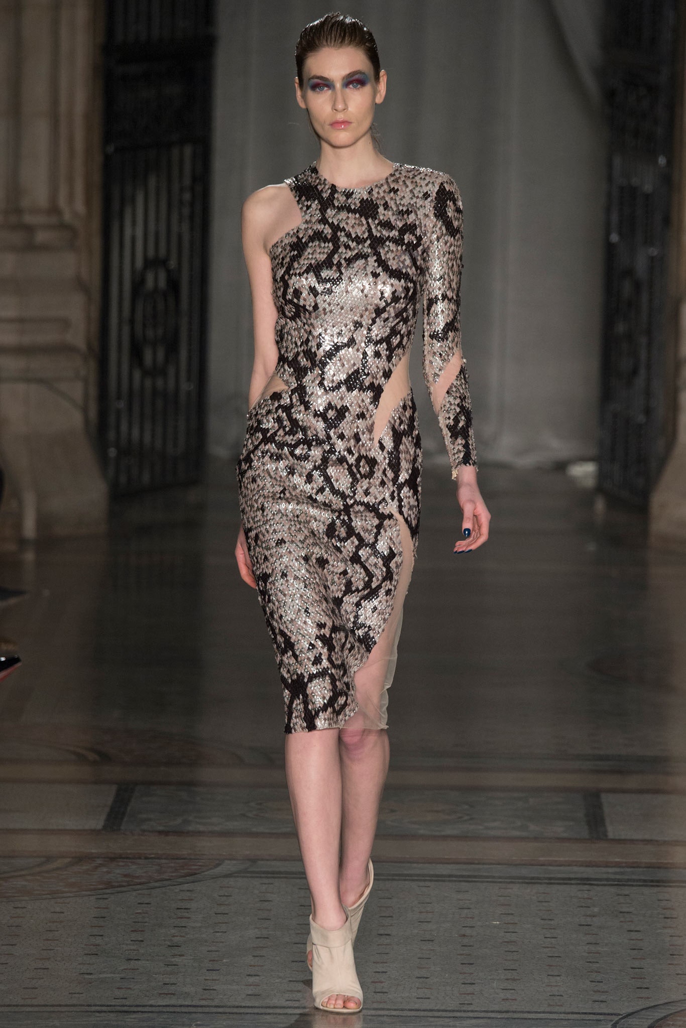 Julien Macdonald F/W 14 Look 13