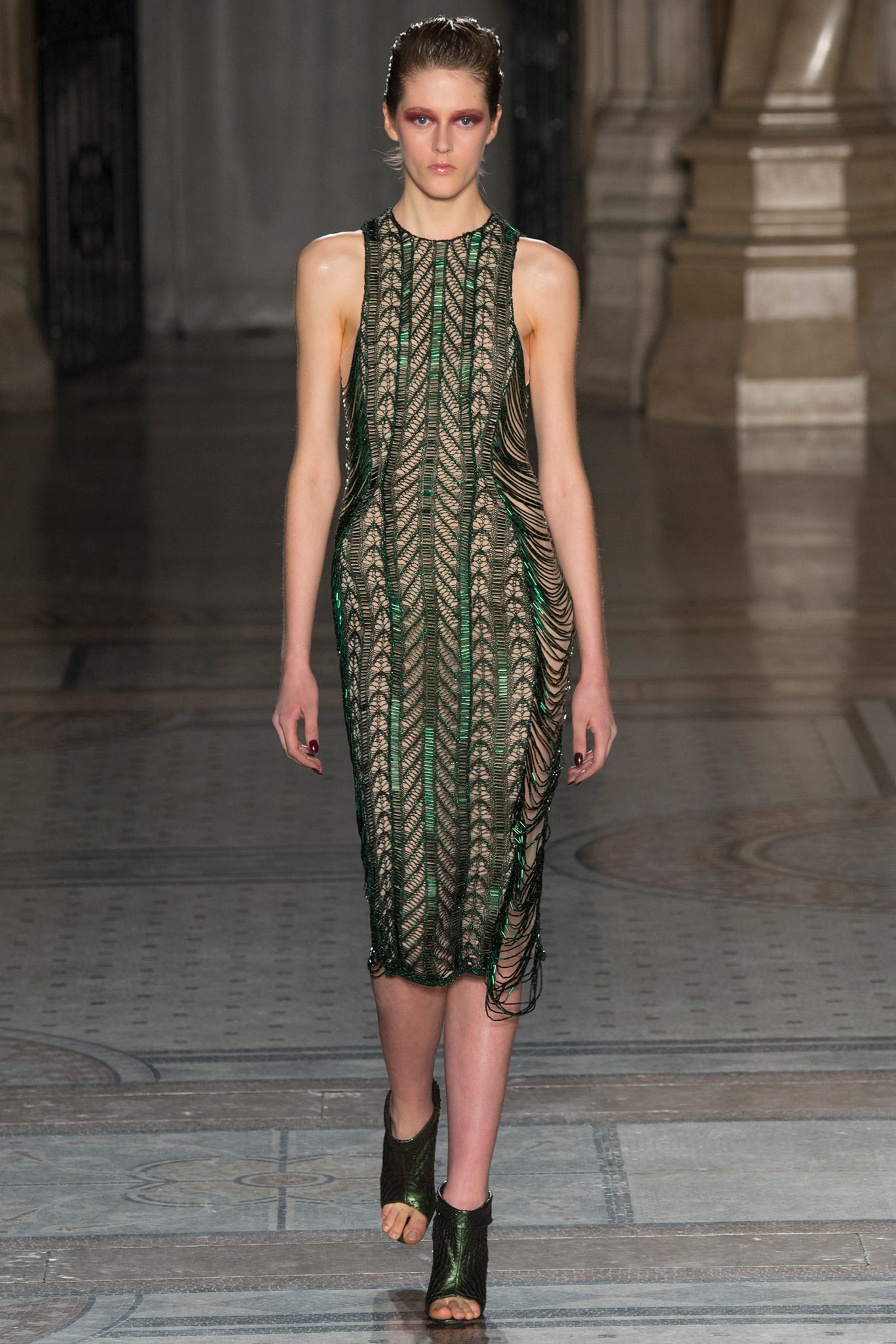 Julien Macdonald F/W 14 Look 18