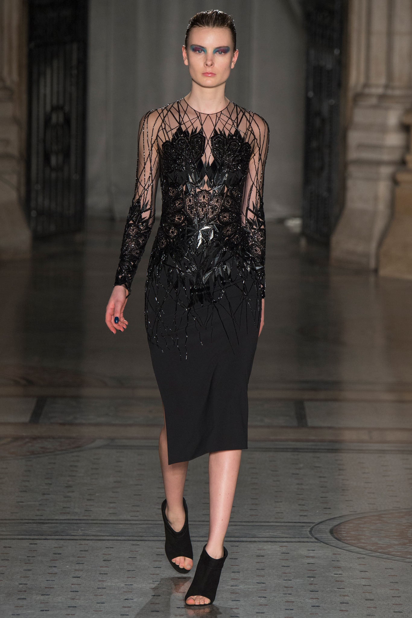 Julien Macdonald F/W 14 Look 21