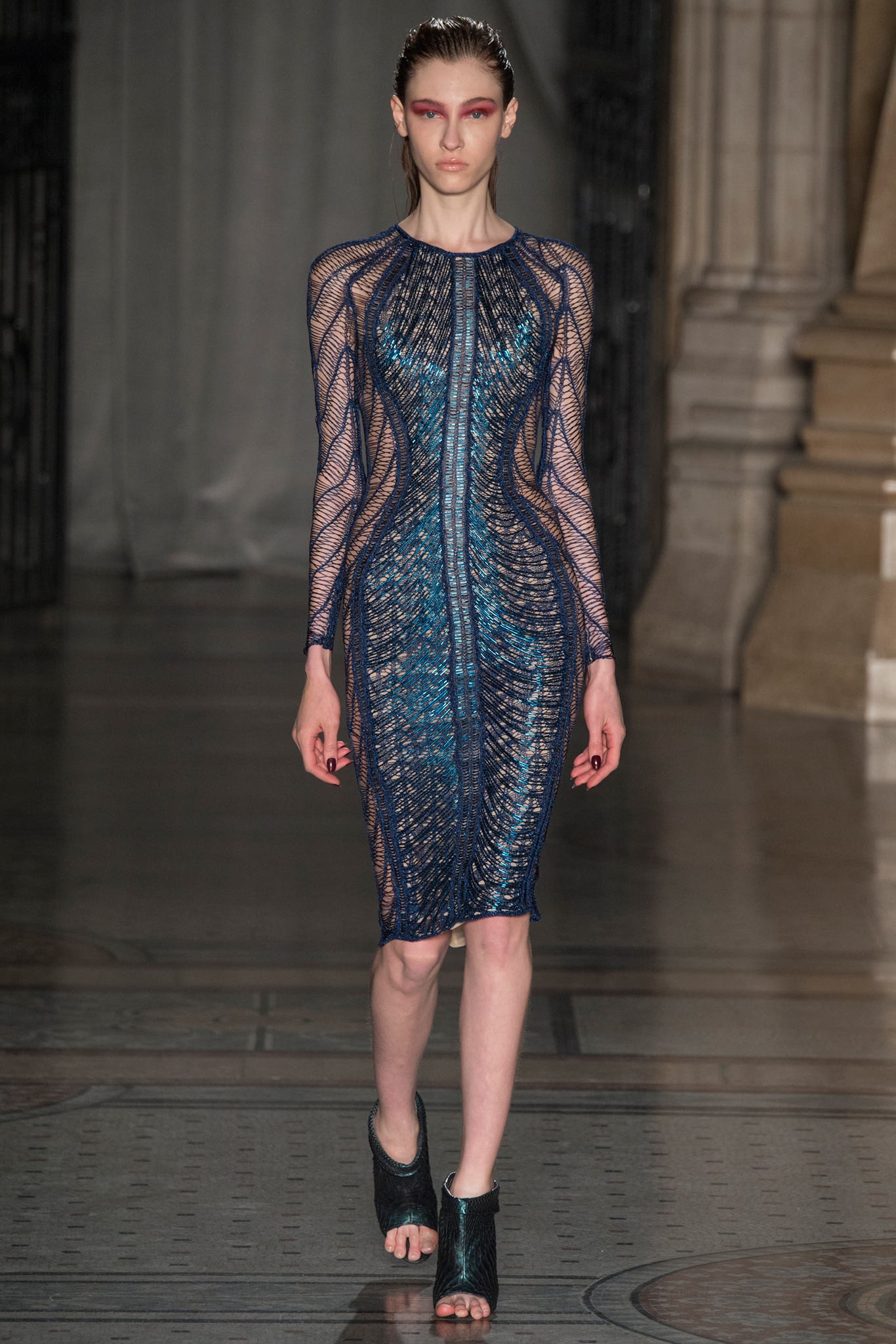 Julien Macdonald F/W 14 Look 22