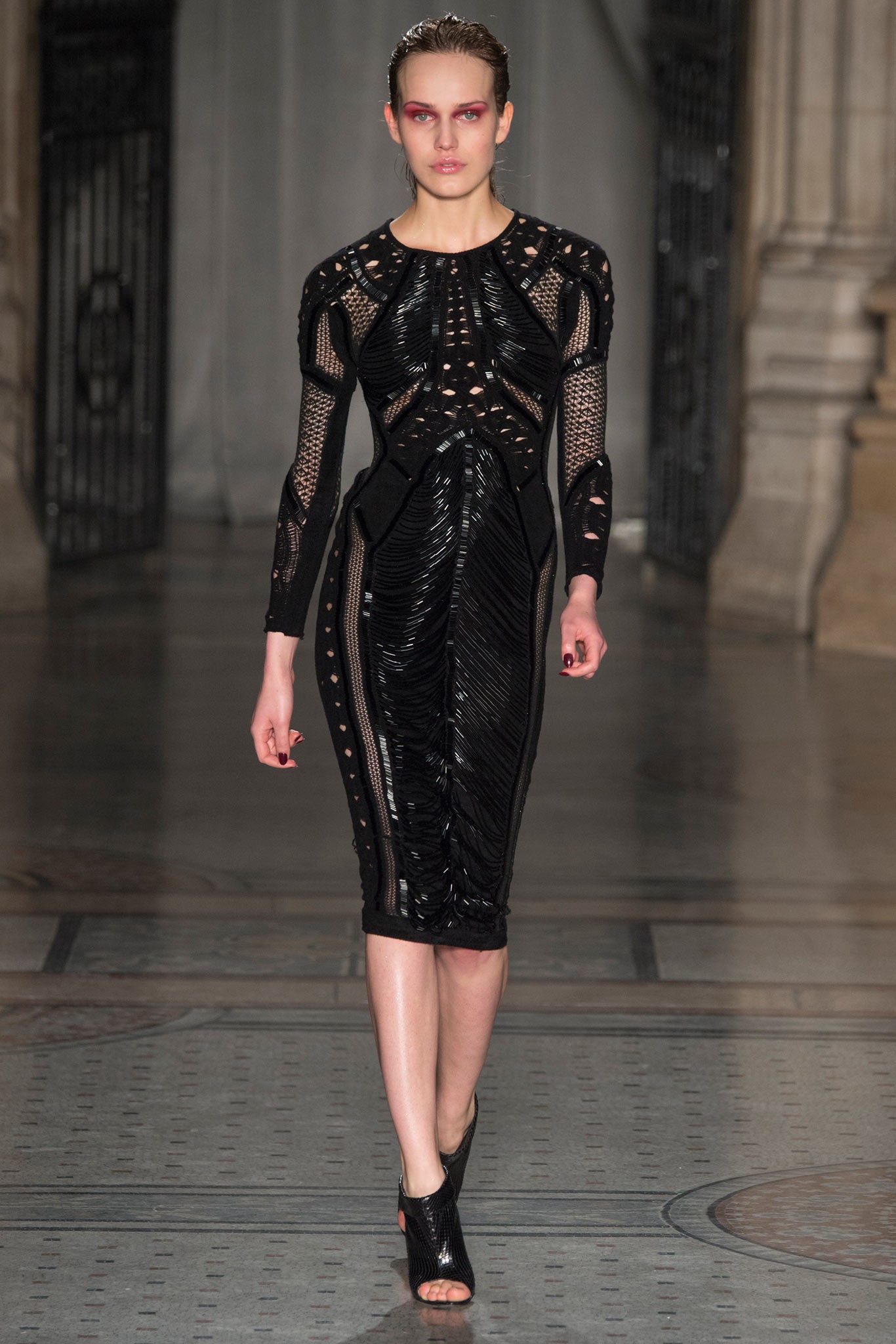 Julien Macdonald F/W 14 Look 24