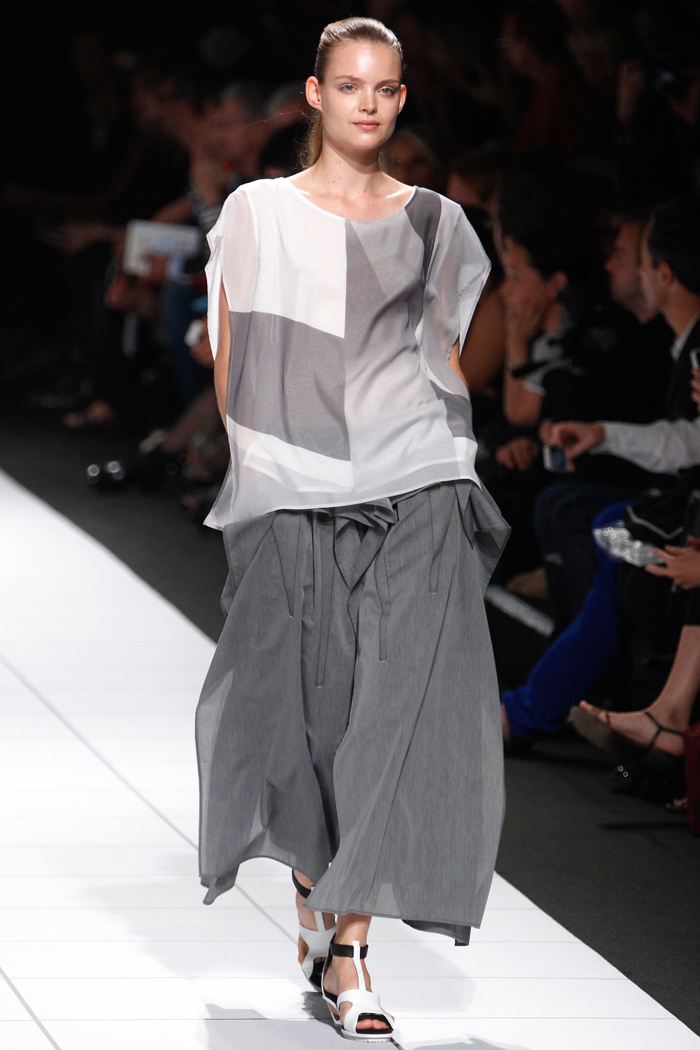 Issey Miyake S/S 14 Look 33
