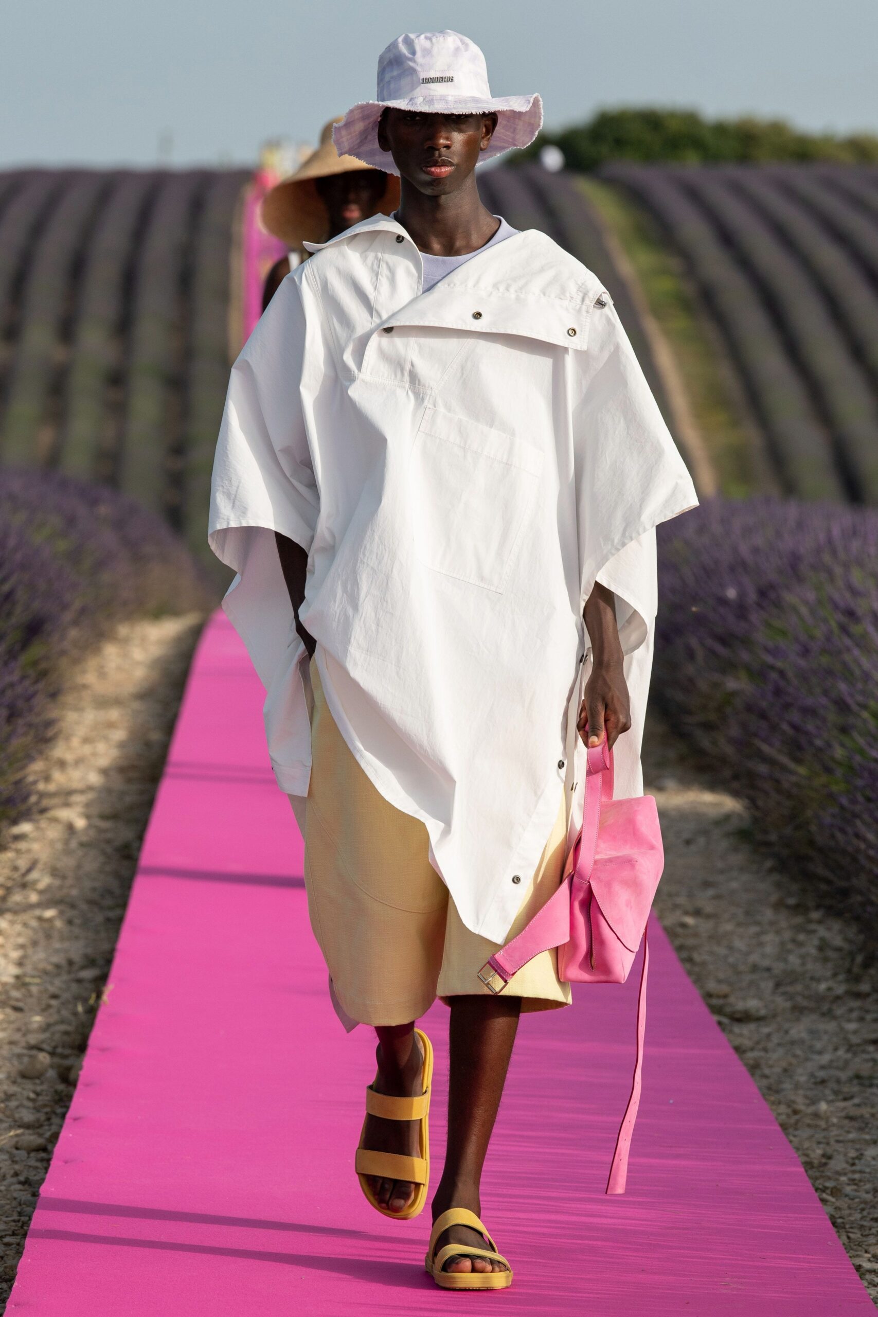 Jacquemus S/S 20 Look 25