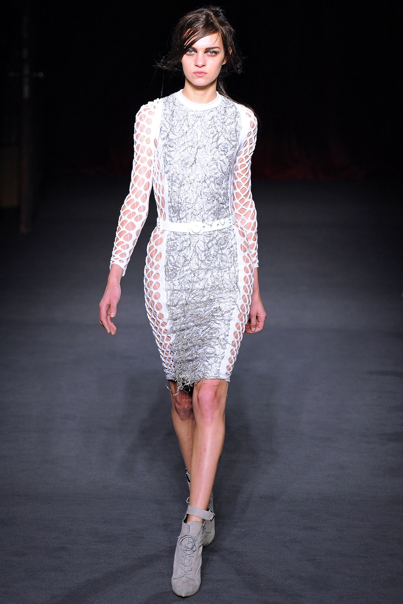 Julien Macdonald F/W 13 Look 2