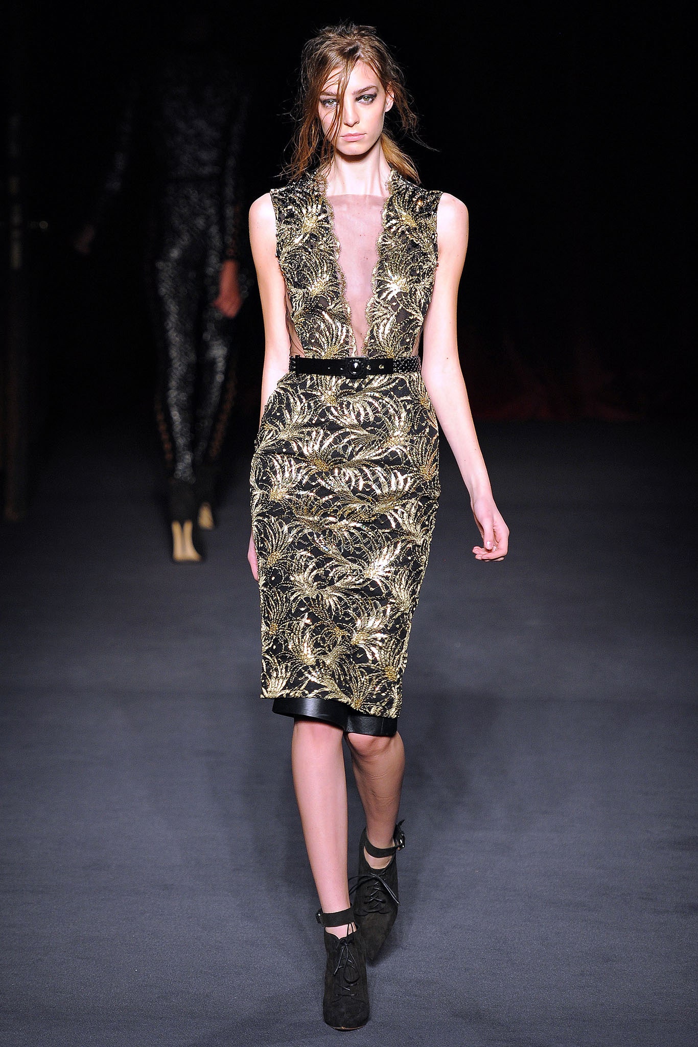 Julien Macdonald F/W 13 Look 13
