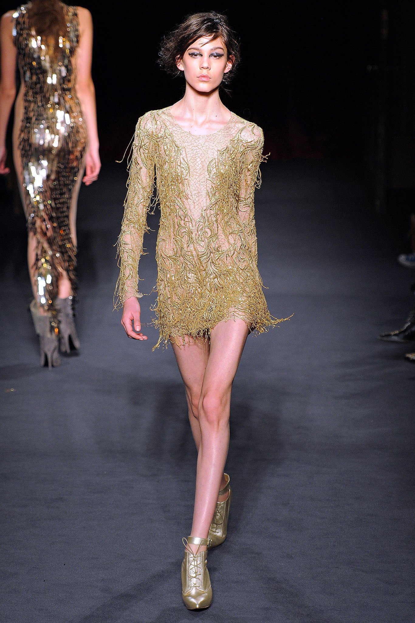 Julien Macdonald F/W 13 Look 17