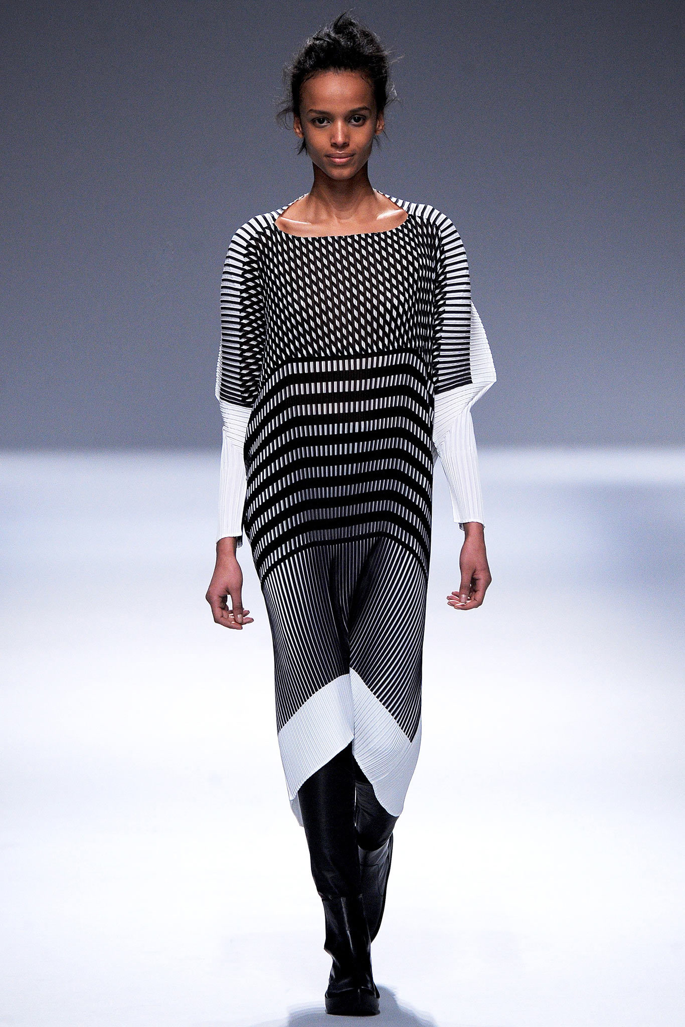 Issey Miyake F/W 13 Look 4