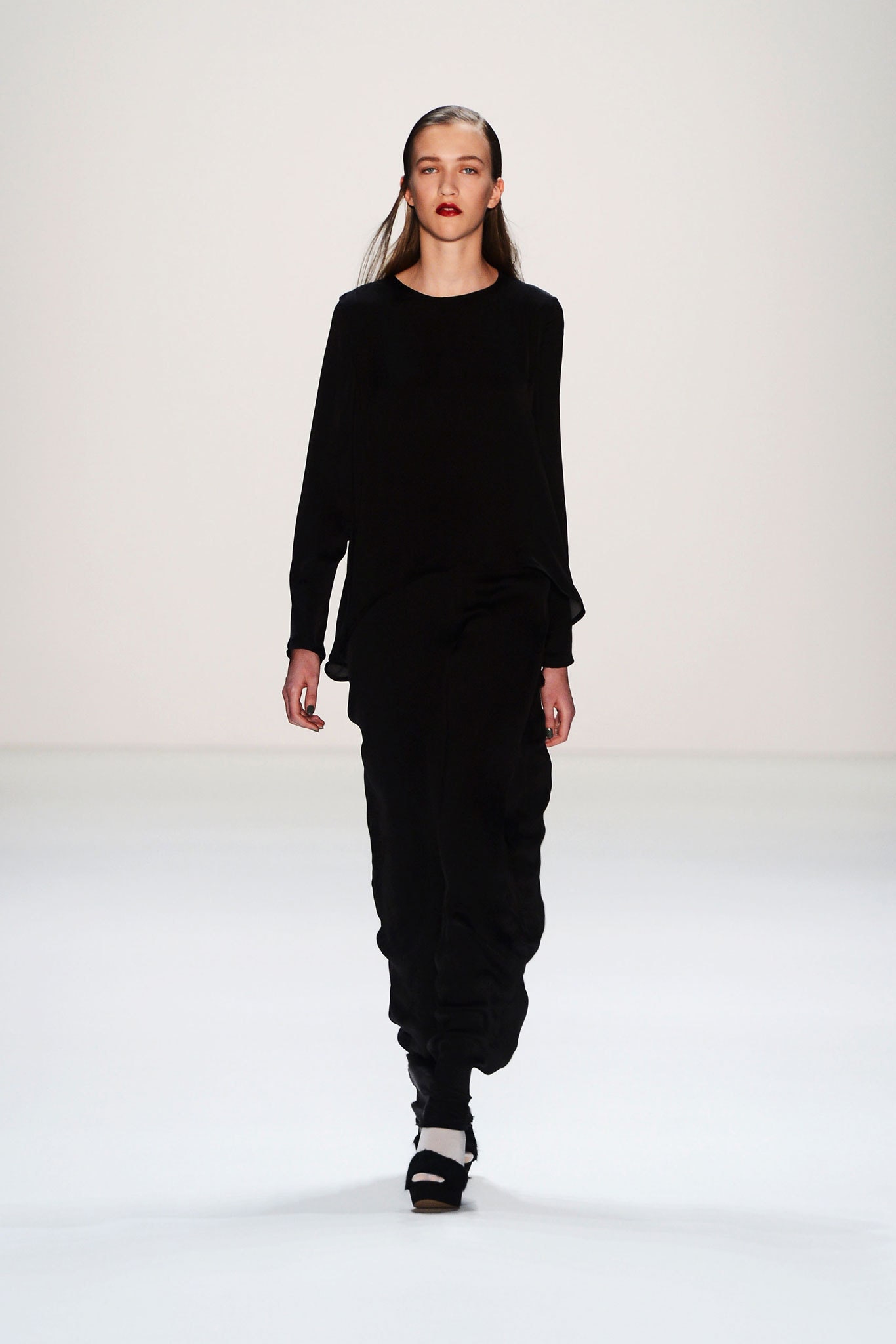 Issever Bahri Fall 2013 Ready-to-Wear
