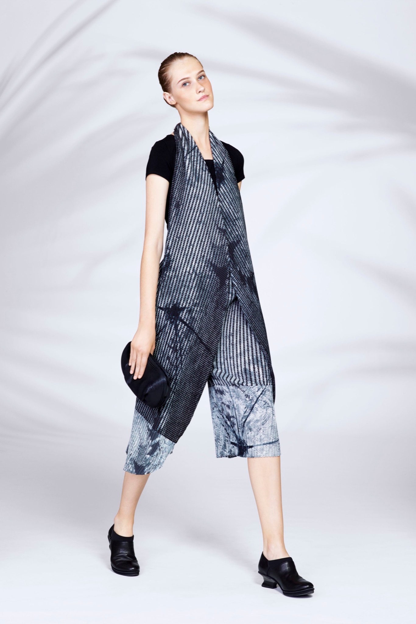 Issey Miyake Resort 16 Look 5