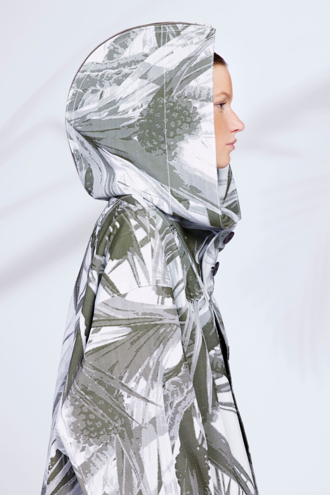 Issey Miyake Resort 16 Look 9