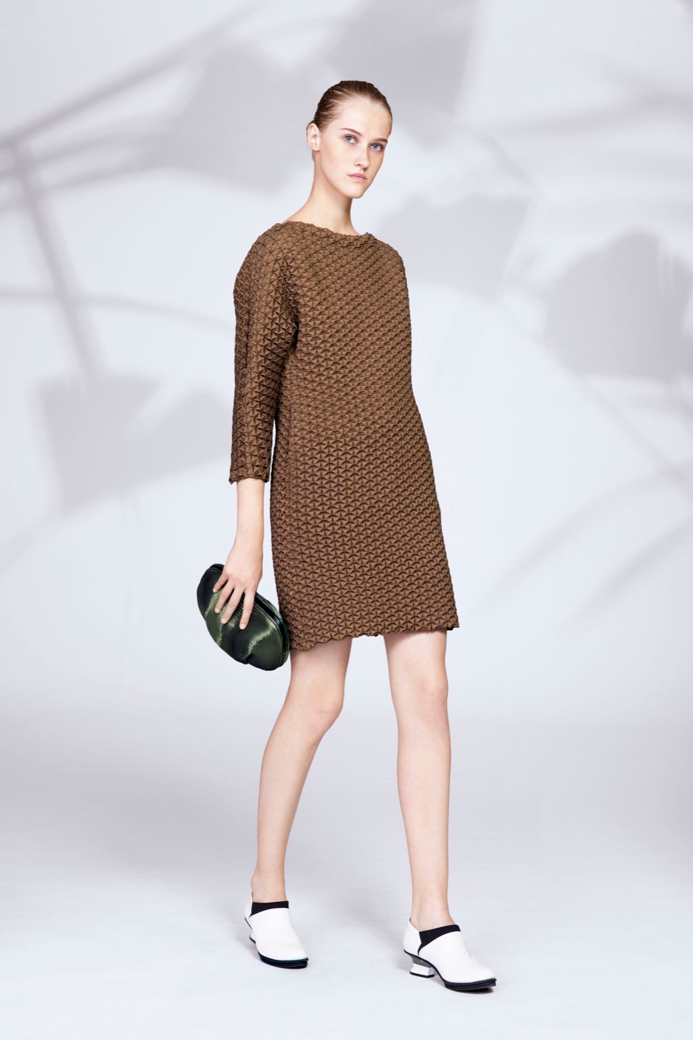 Issey Miyake Resort 16 Look 12