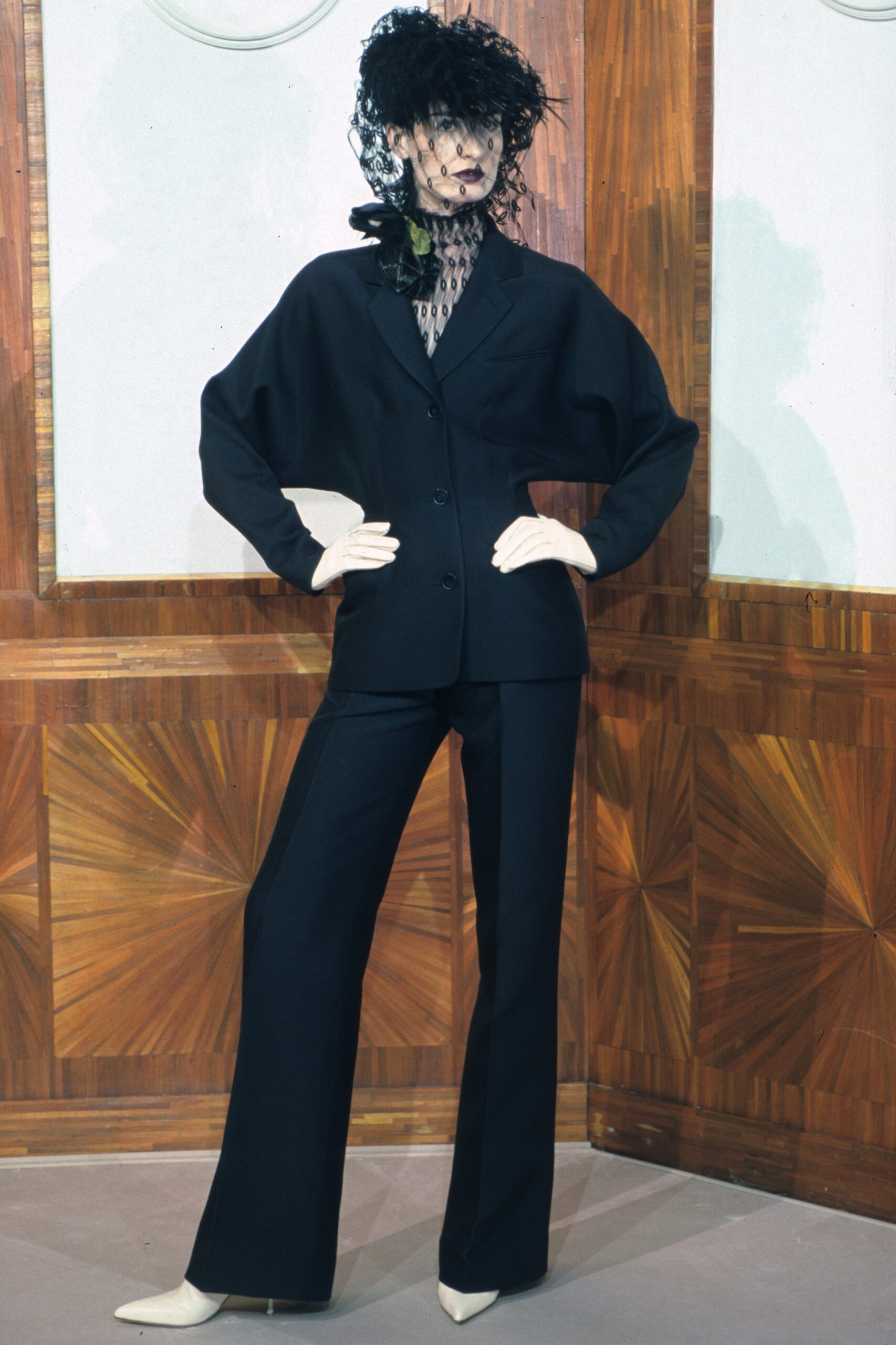 Jean Paul Gaultier F/W 00 Couture Look 32