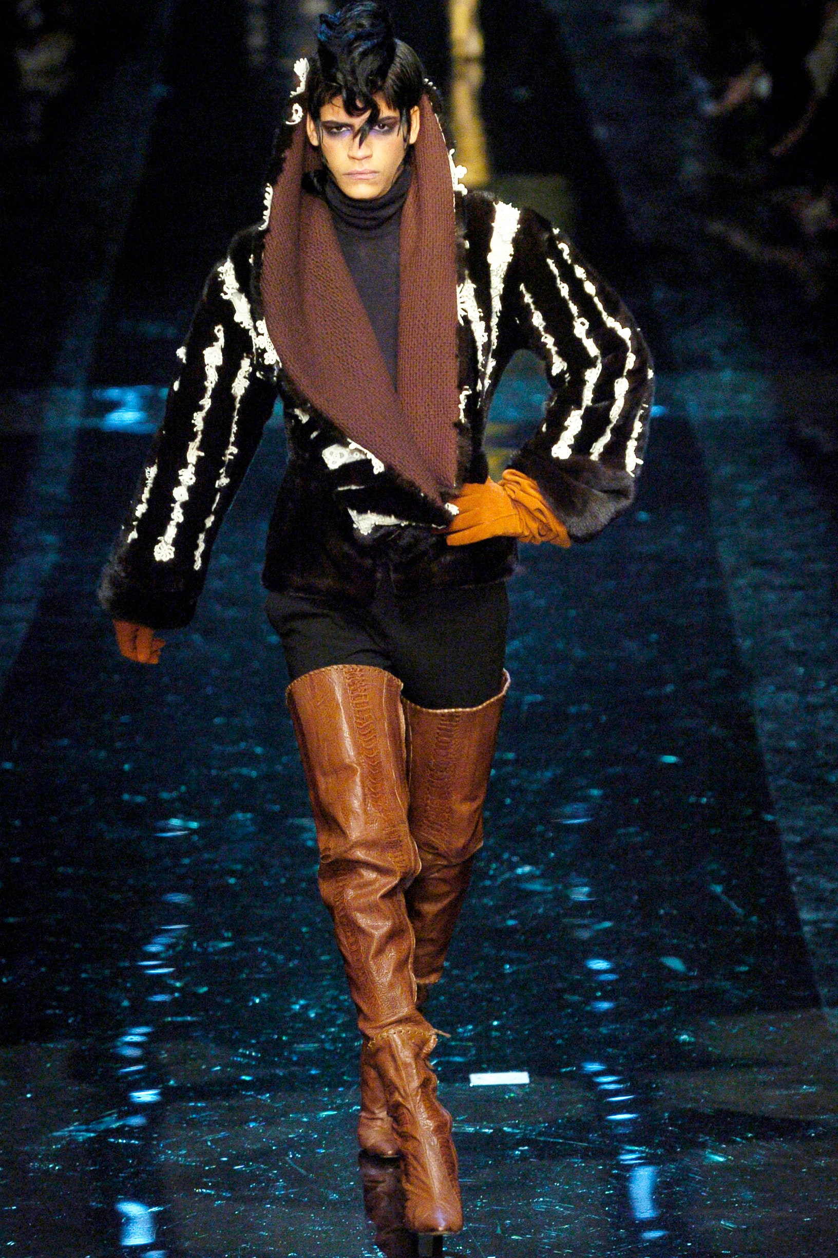 Jean Paul Gaultier F/W 04 Couture Look 13