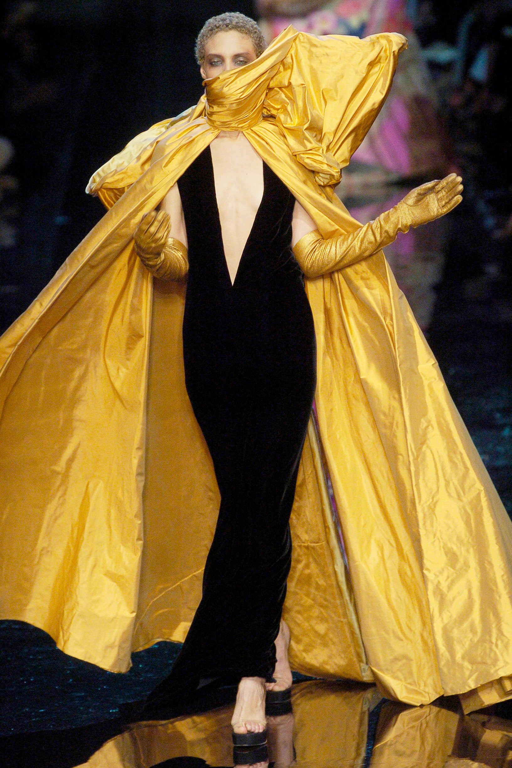 Jean Paul Gaultier F/W 04 Couture Look 31