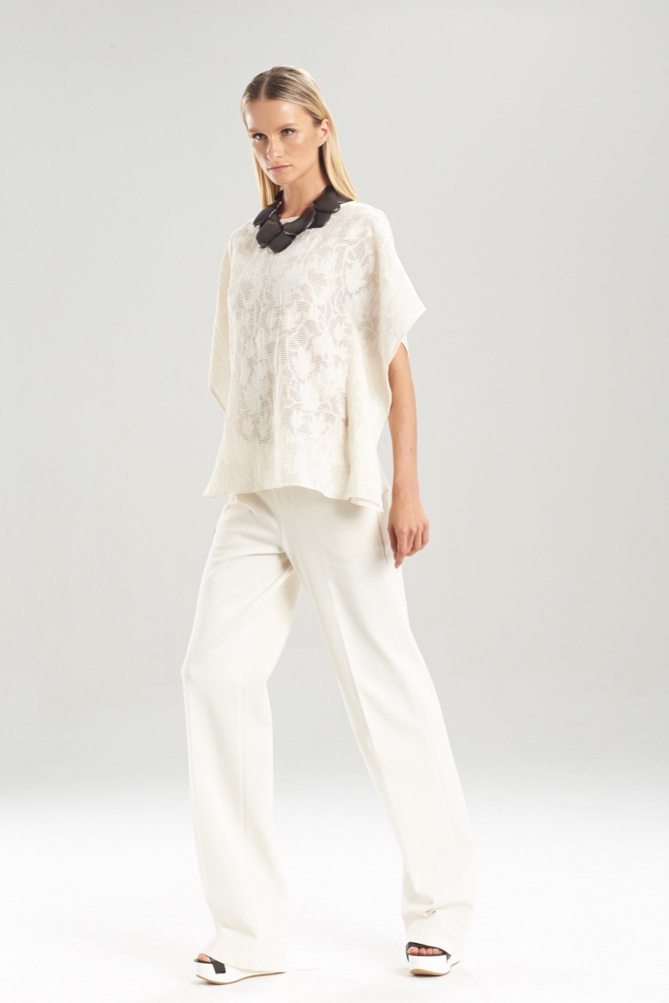 Josie Natori Resort 16 Look 15