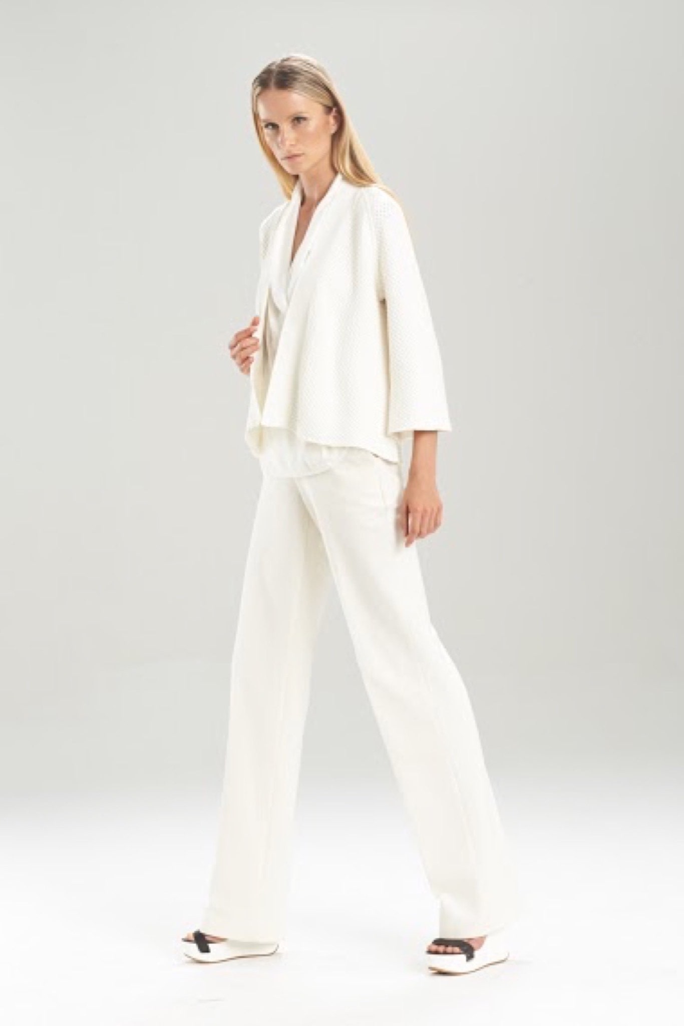 Josie Natori Resort 16 Look 17