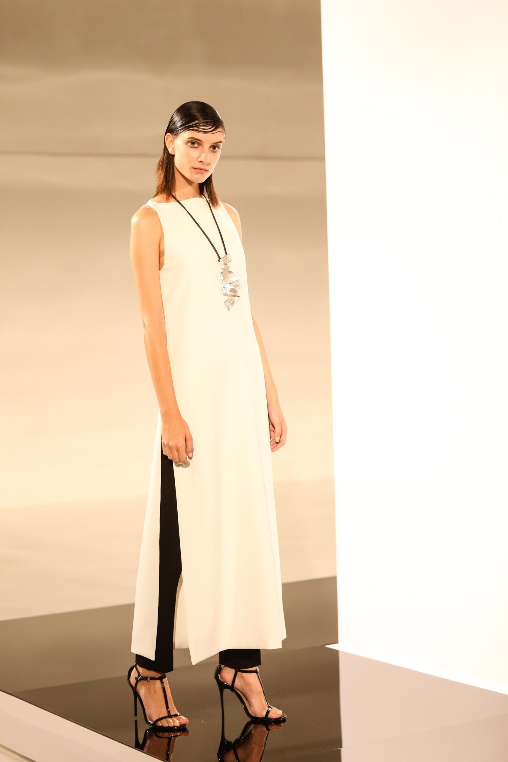 Josie Natori S/S 16 Look 18