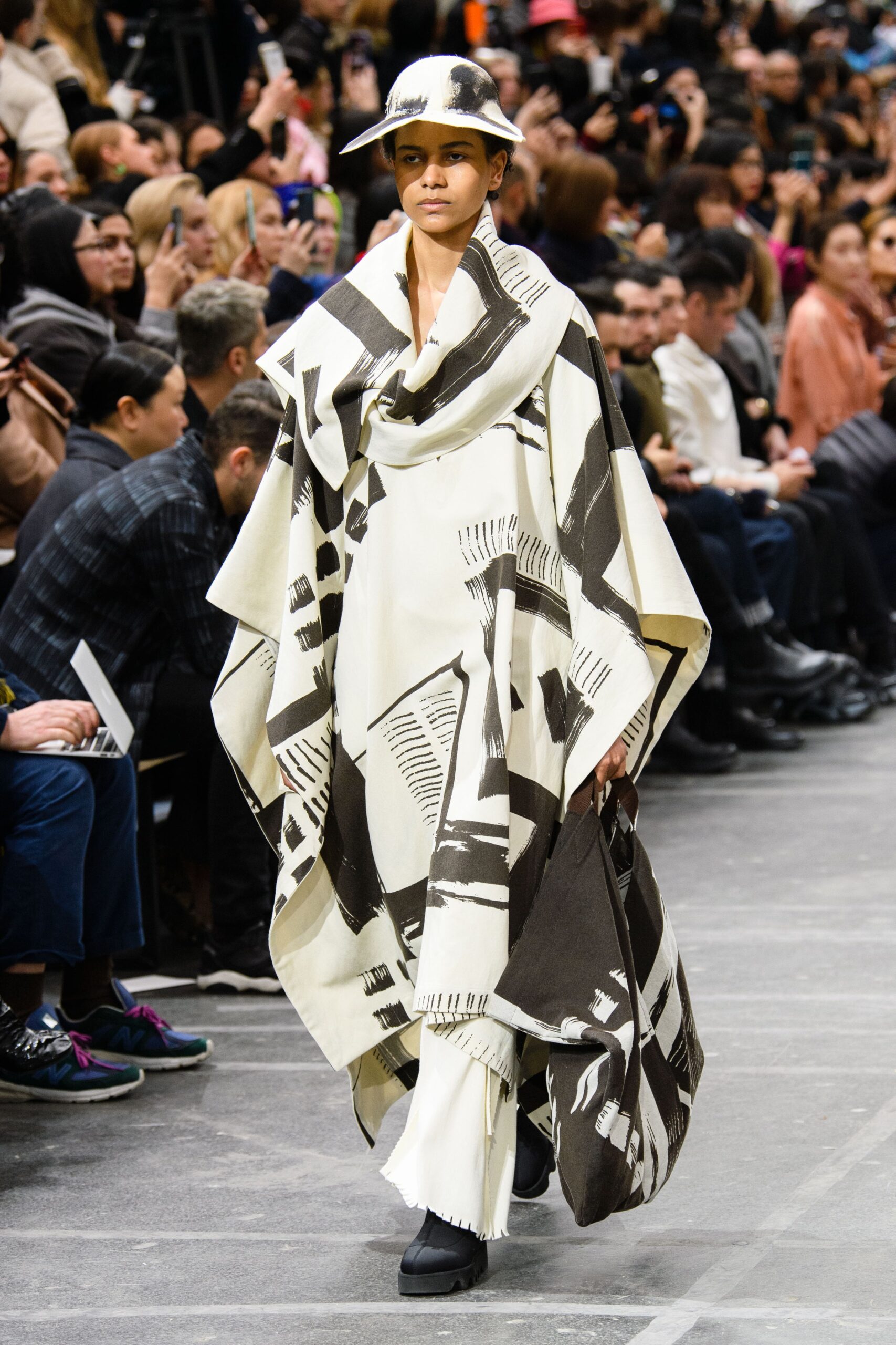 Issey Miyake F/W 20 Look 28