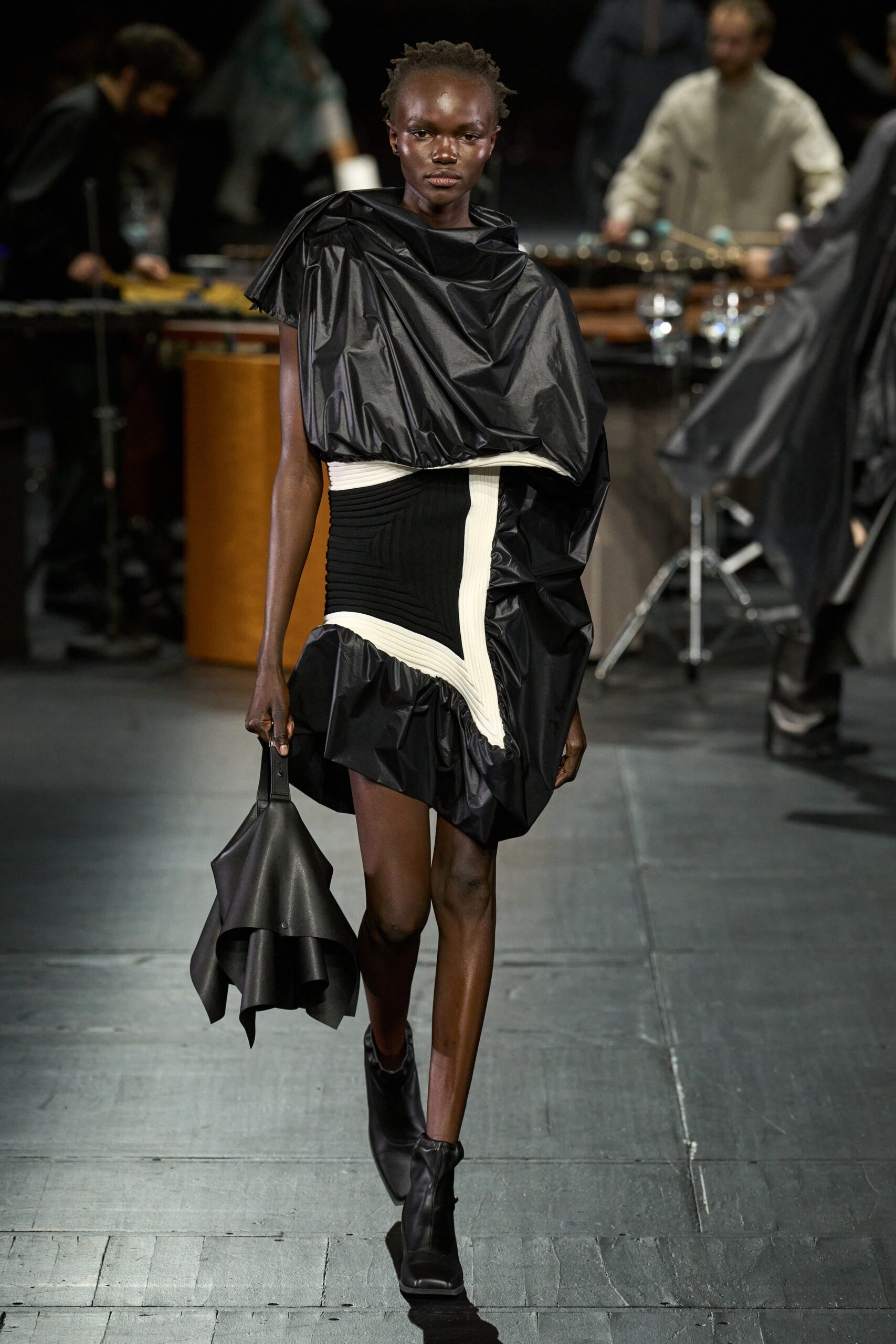 Issey Miyake F/W 23 Look 9