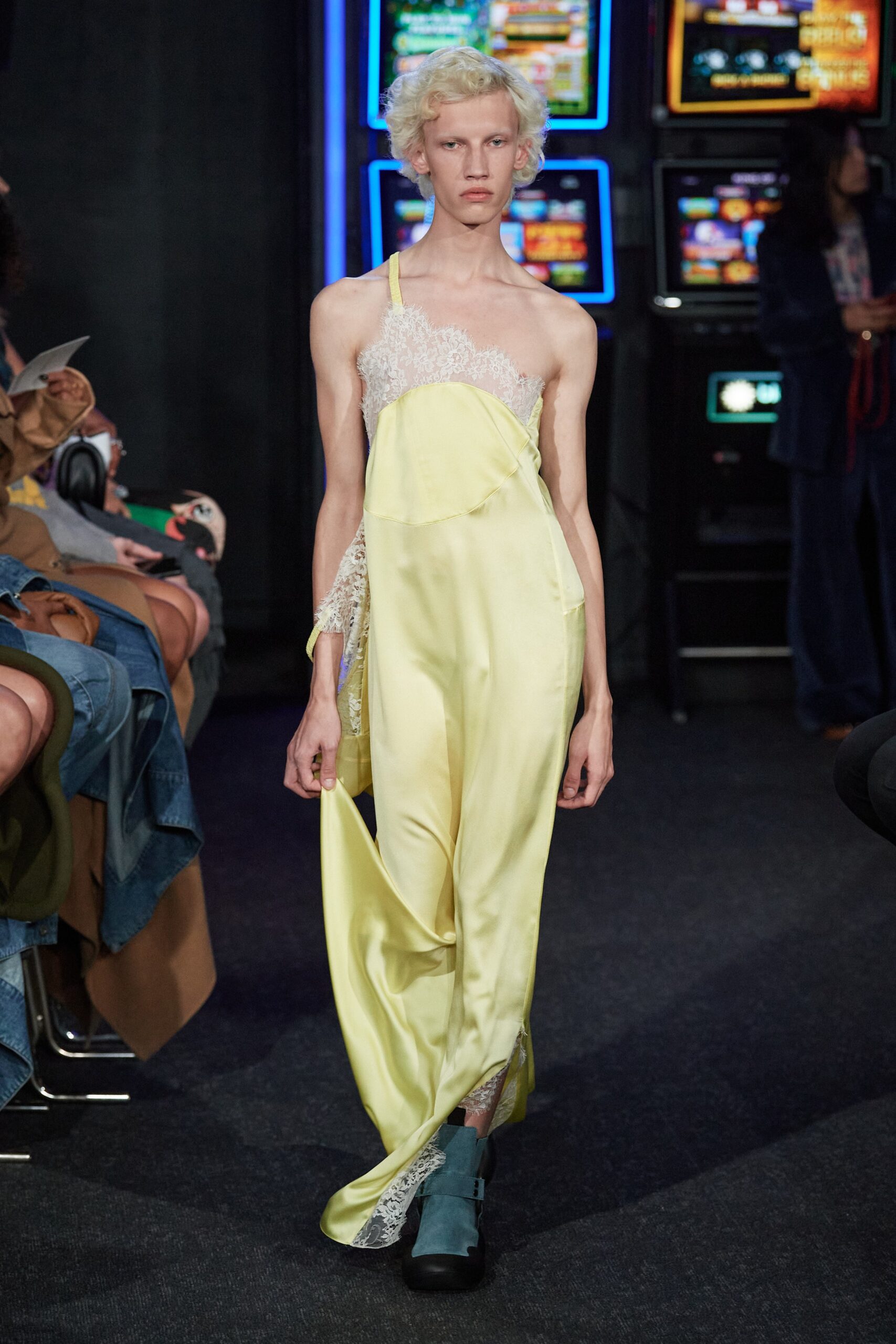 JW Anderson S/S 23 Look 2