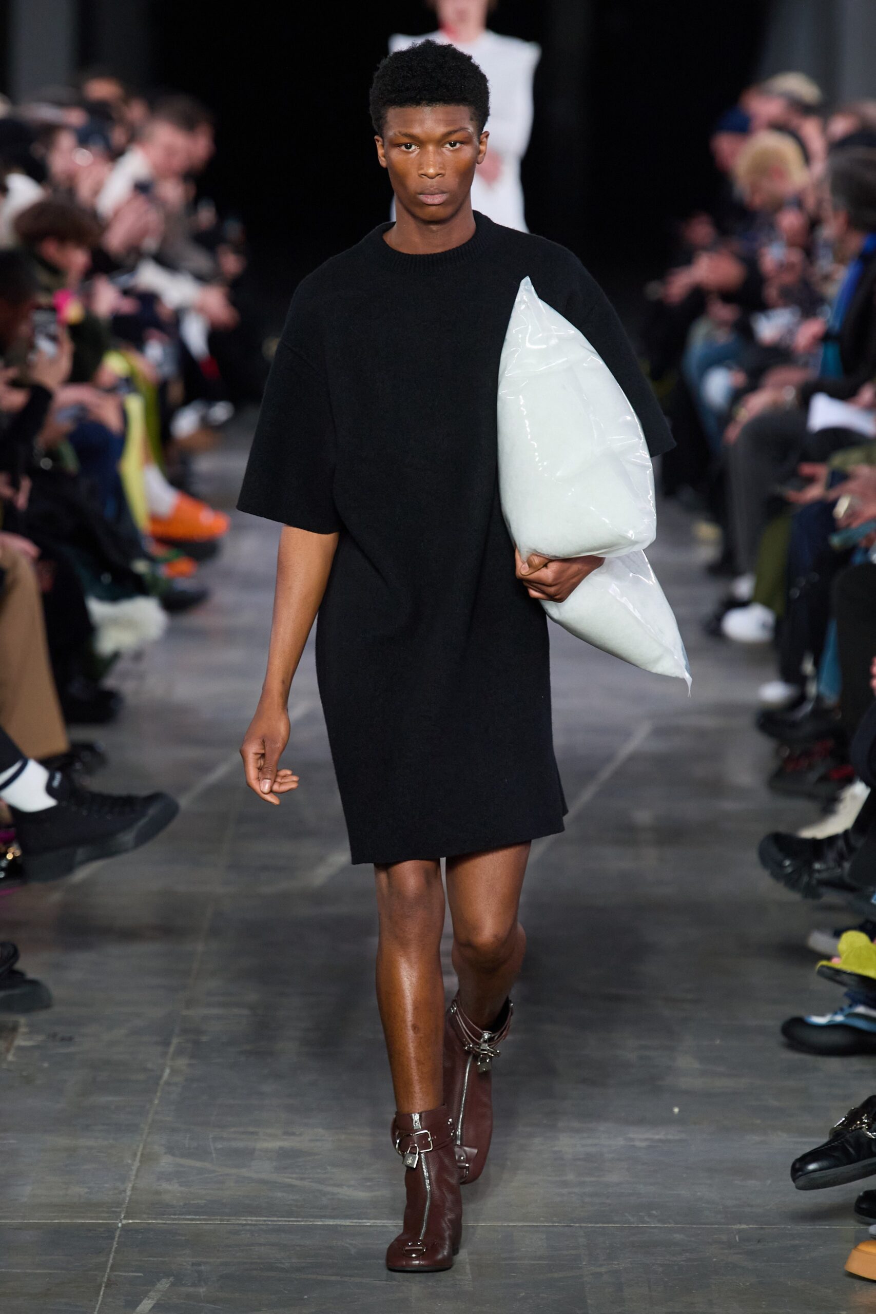JW Anderson F/W 23 Look 3