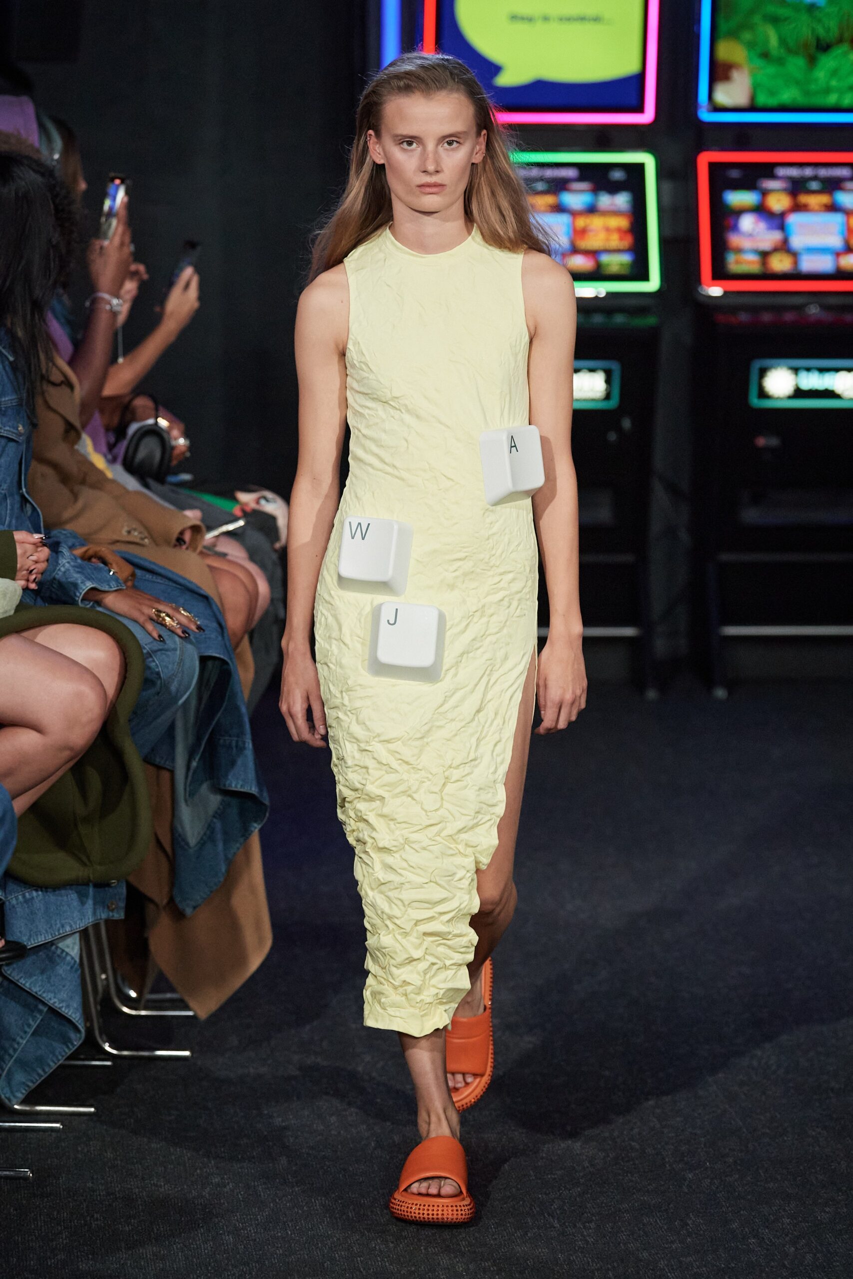 JW Anderson S/S 23 Look 7