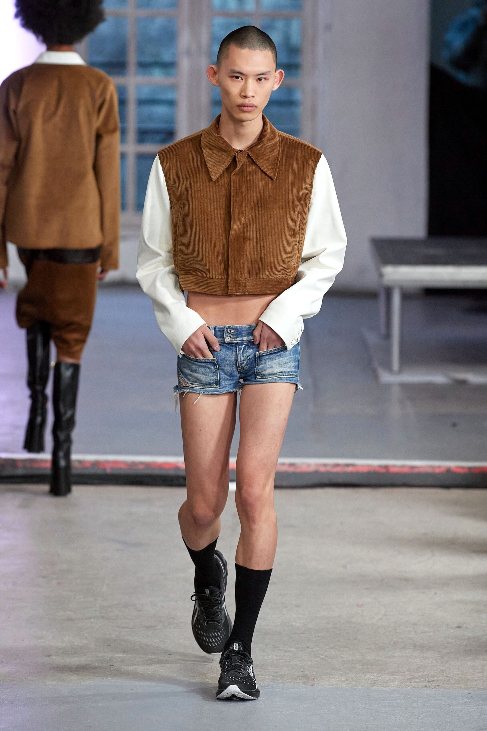 Kenneth Ize F/W 22 Look 11