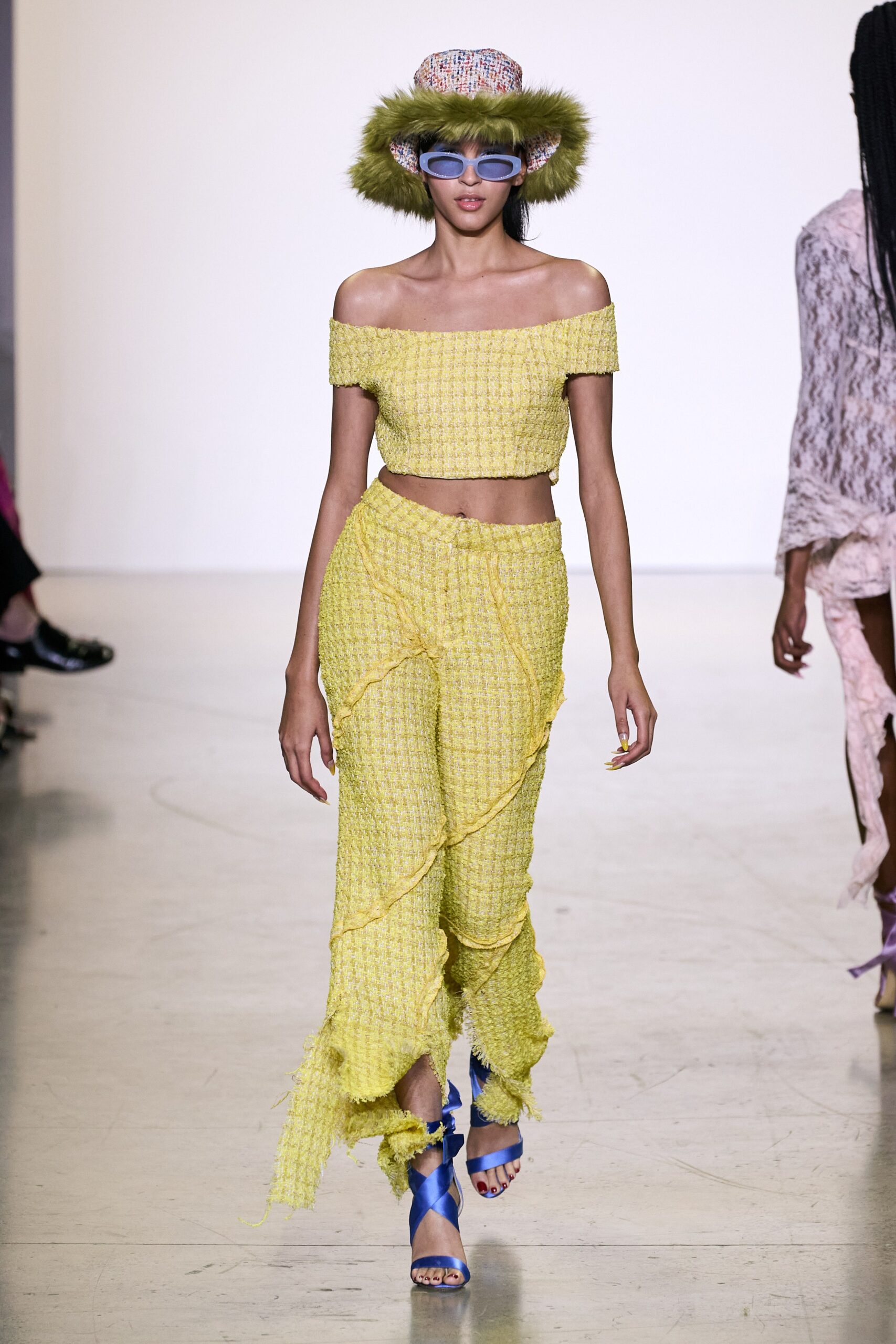 Kim Shui F/W 22 Look 16