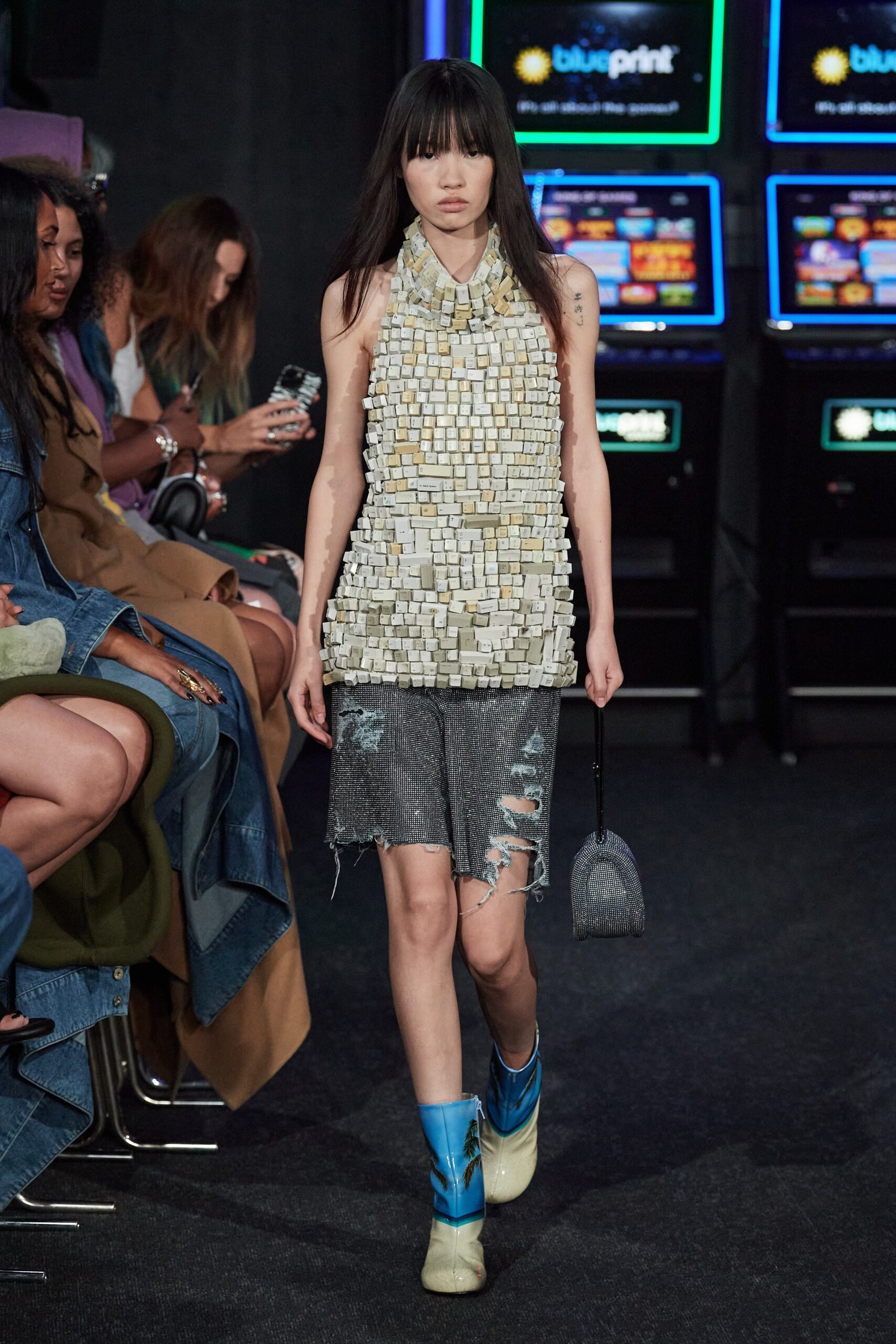 JW Anderson S/S 23 Look 17