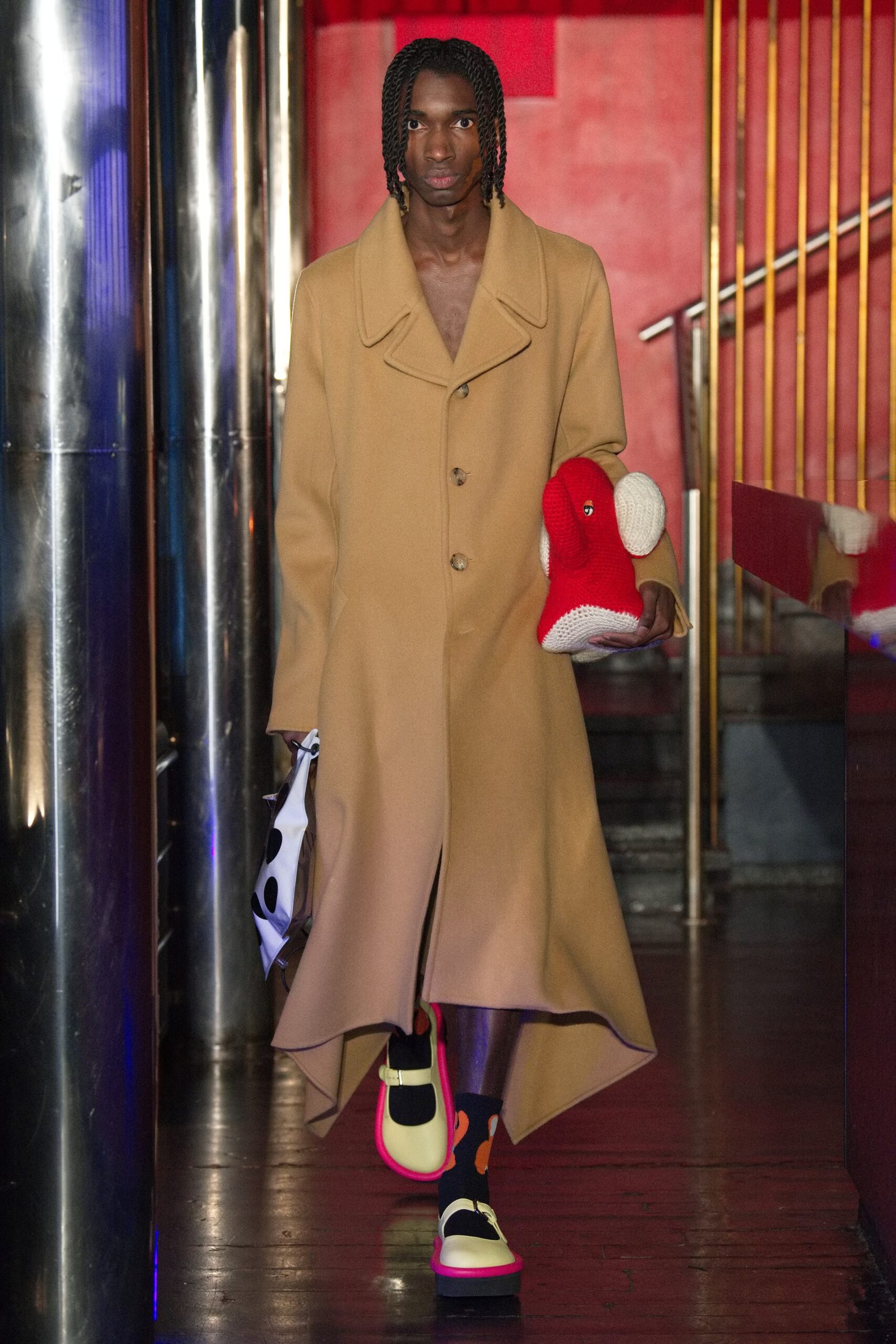 JW Anderson F/W 22 Menswear Look 20