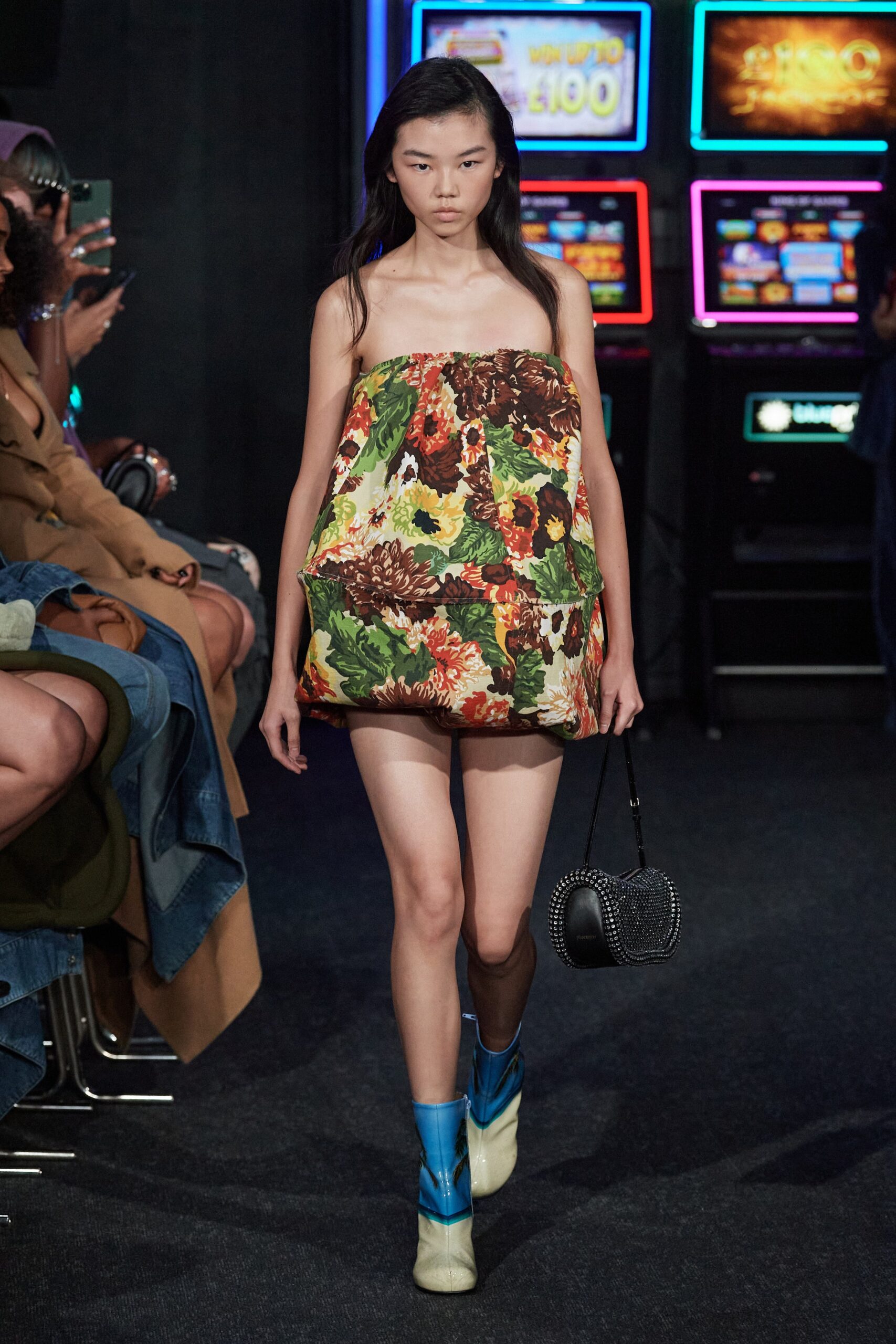 JW Anderson S/S 23 Look 28
