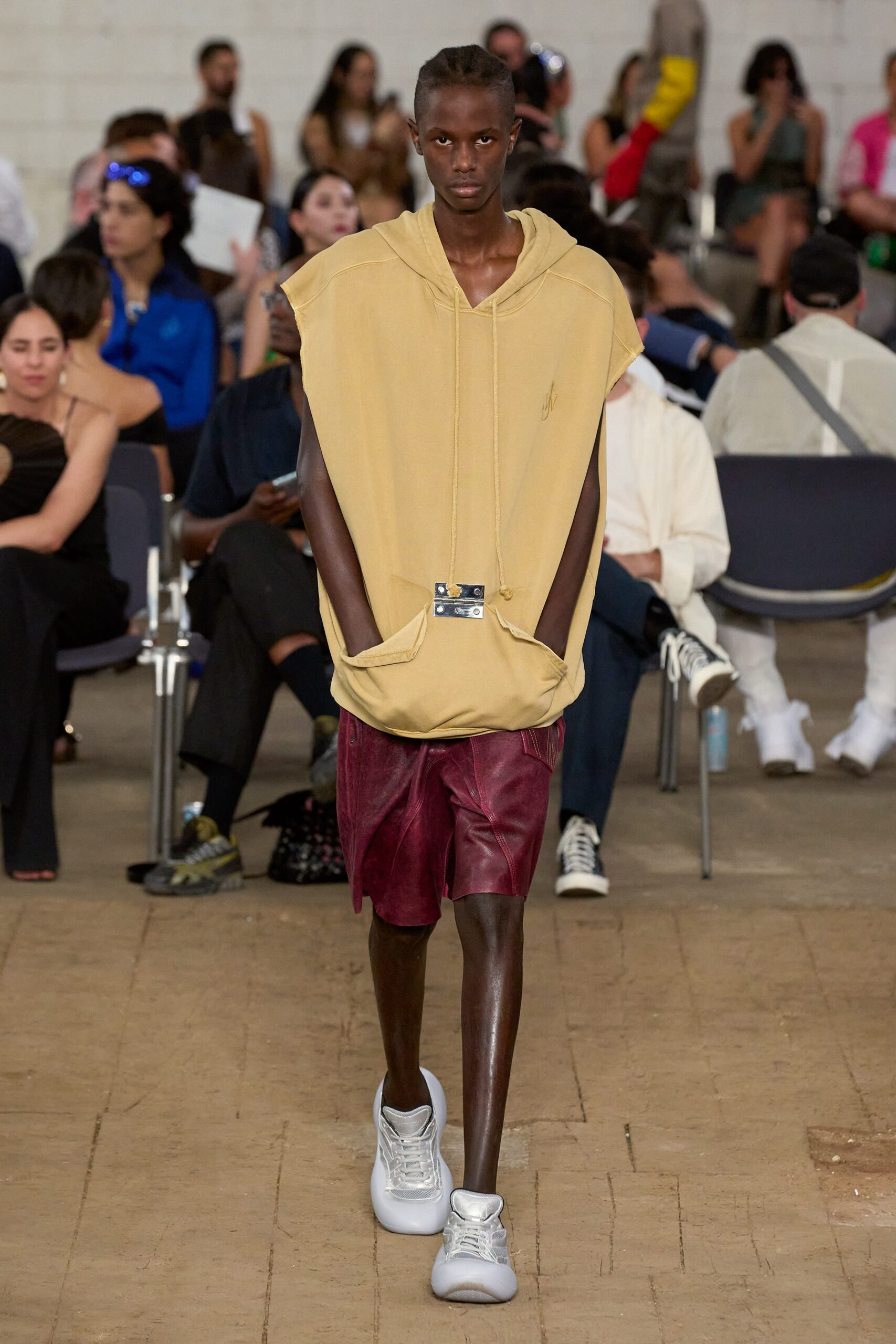 JW Anderson Resort 23 Look 29