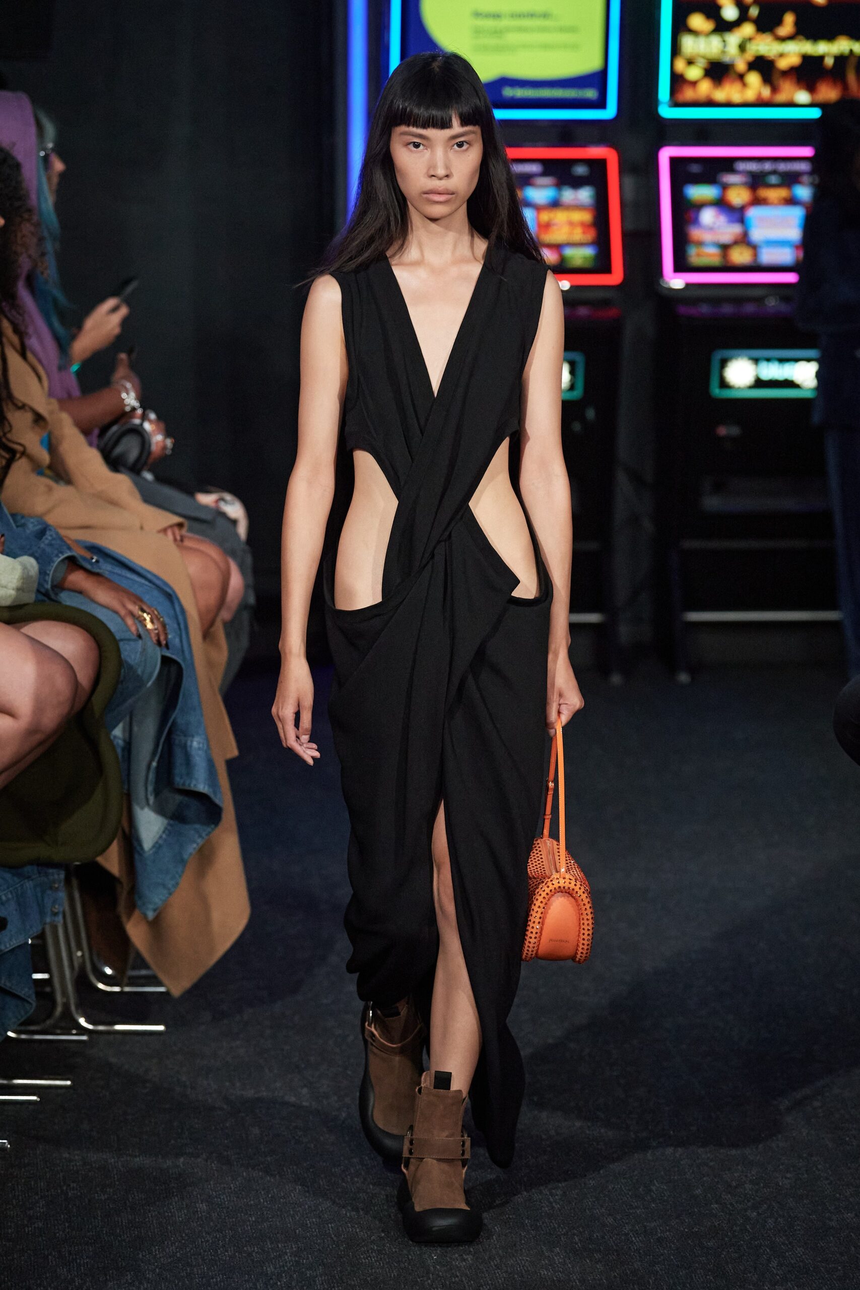 JW Anderson S/S 23 Look 35