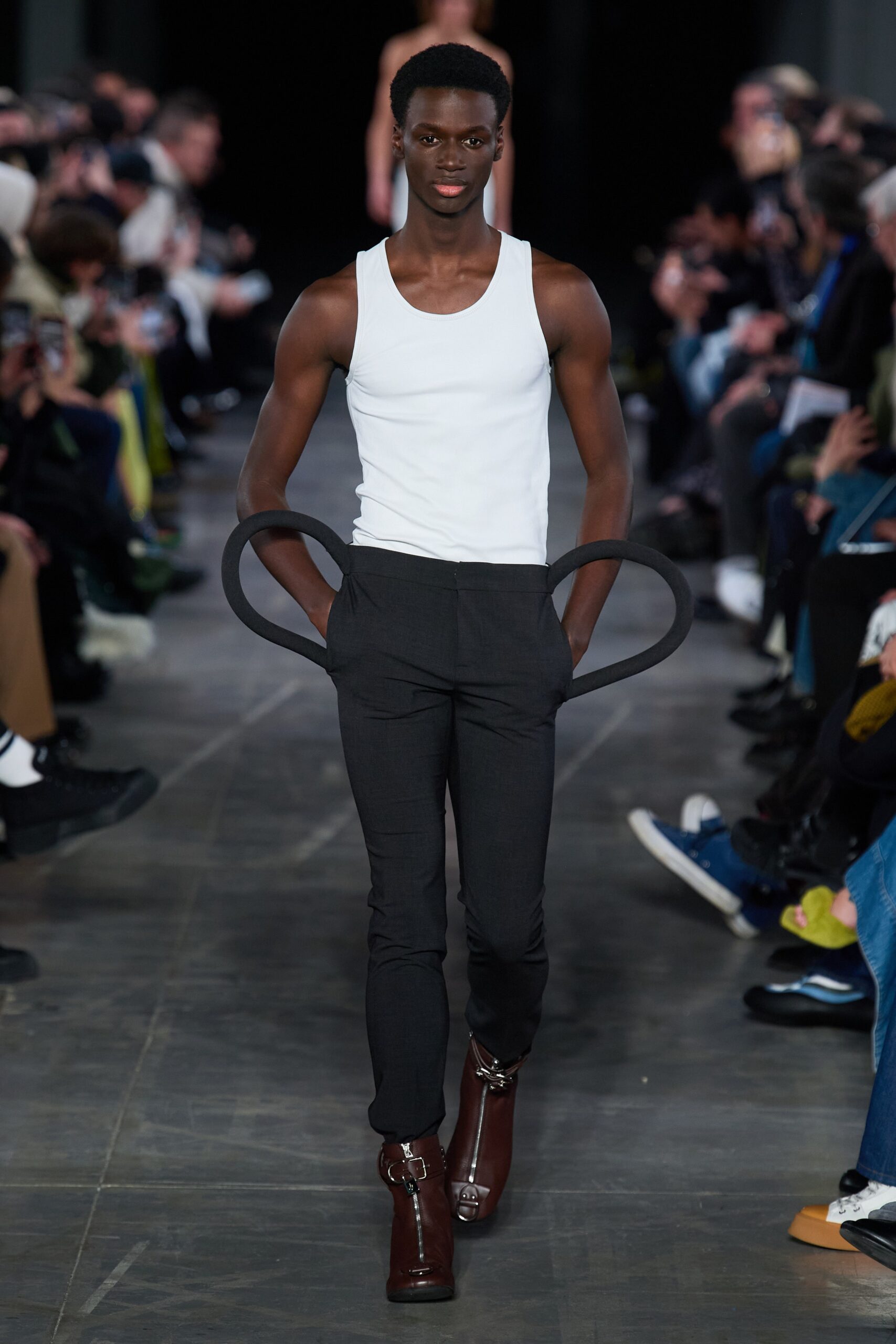 JW Anderson F/W 23 Look 36