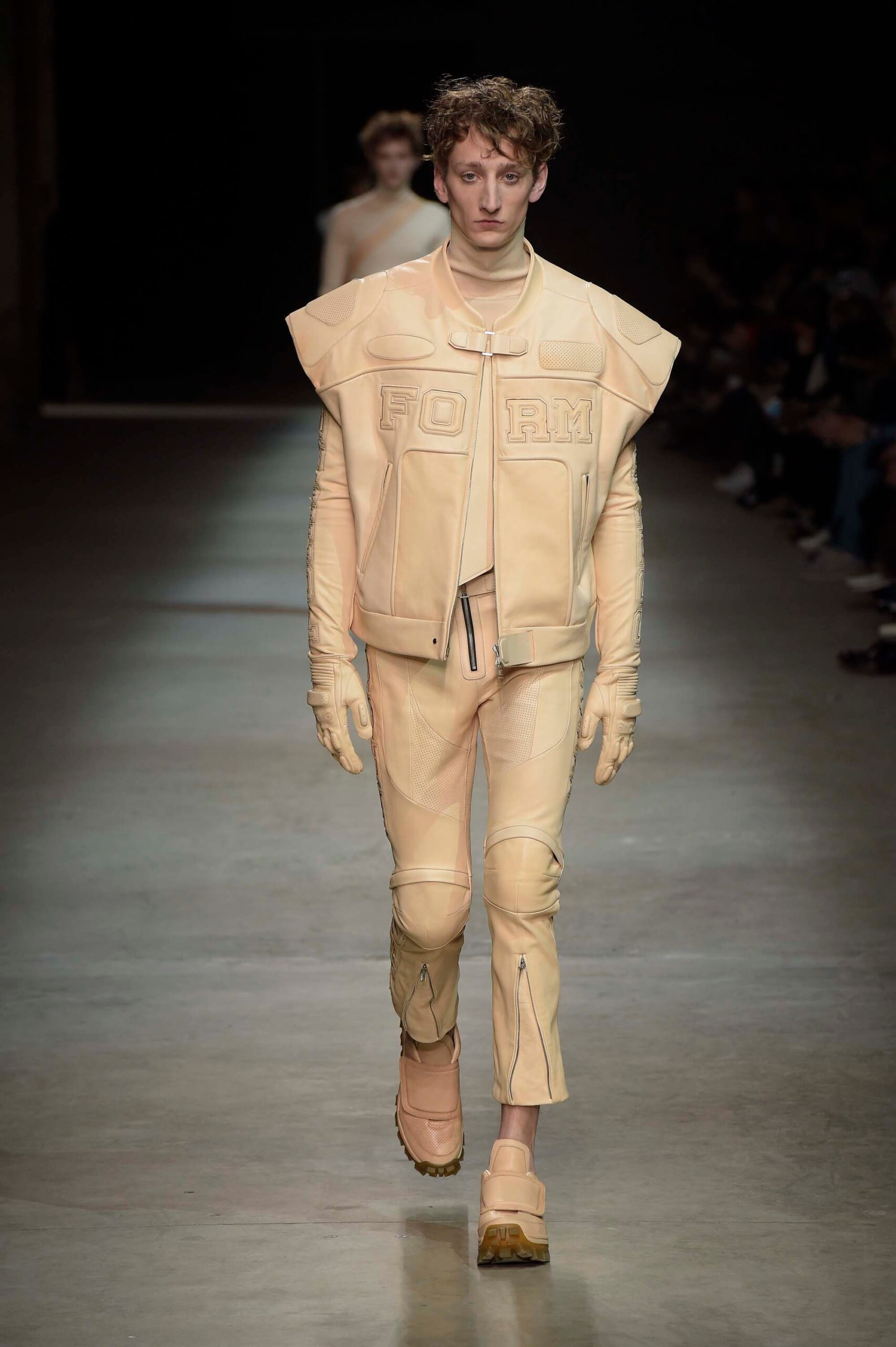 Juun.J F/W 16 Menswear Look 3