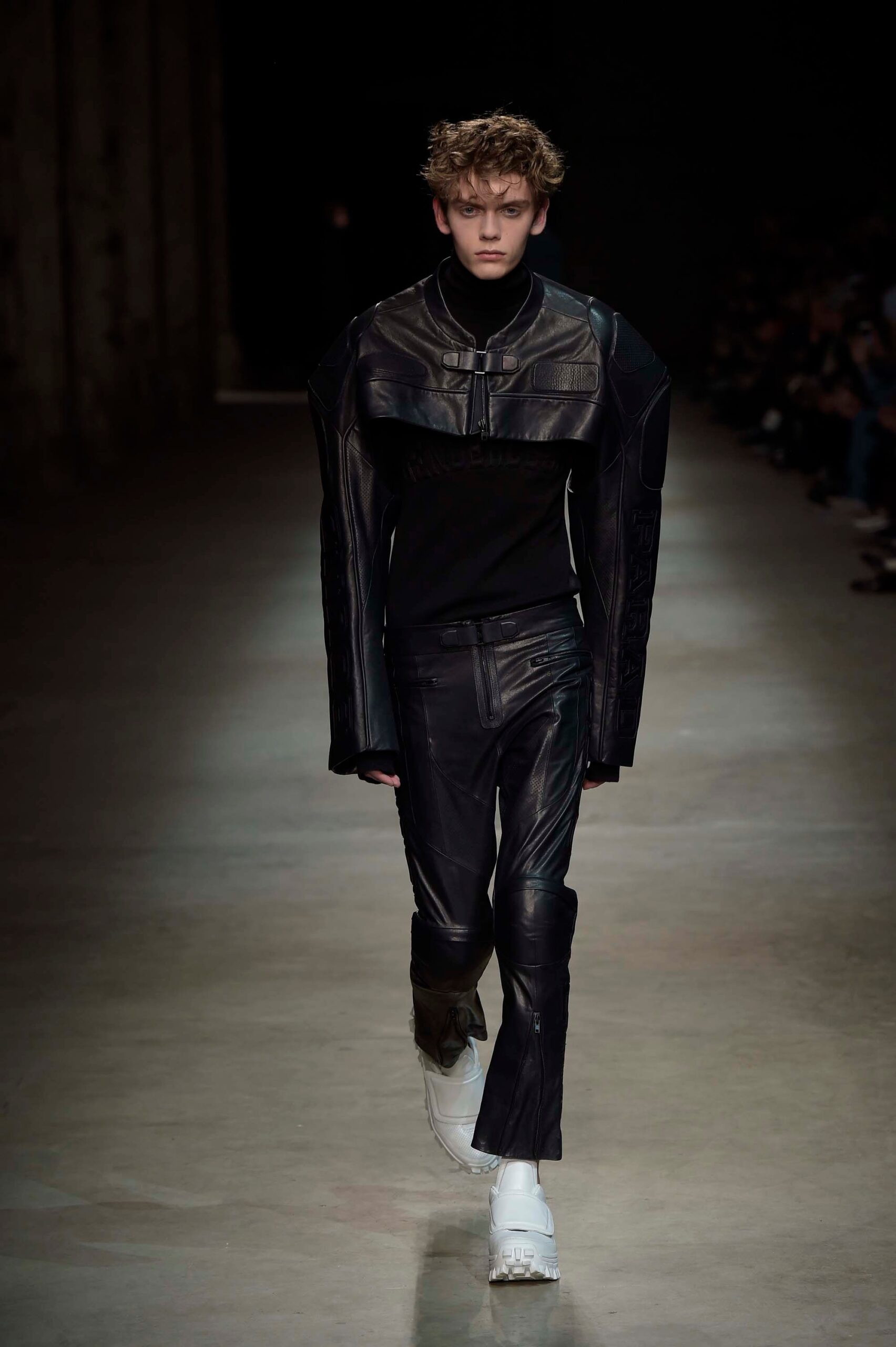 Juun.J F/W 16 Menswear Look 11