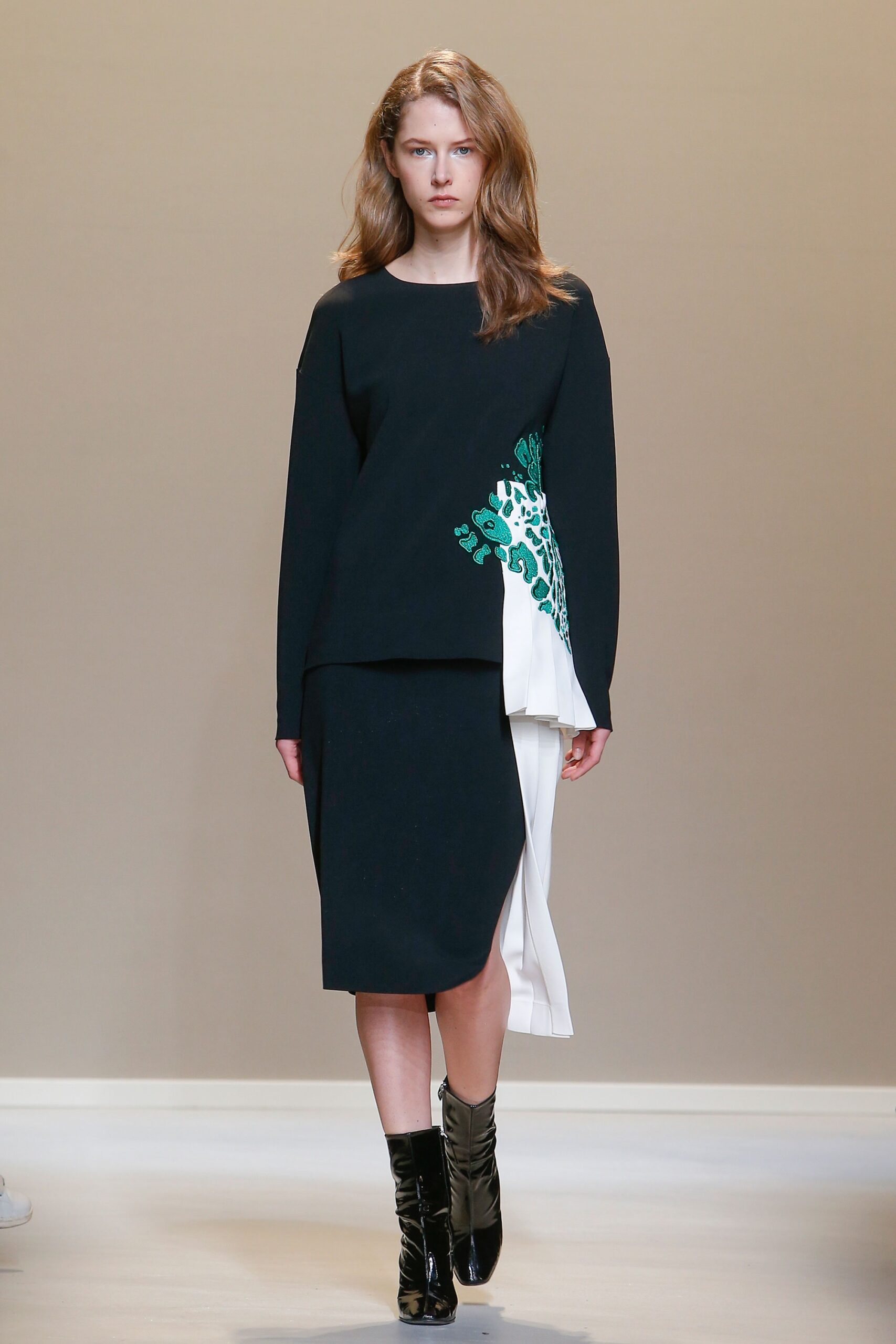 Krizia F/W 17 Look 15