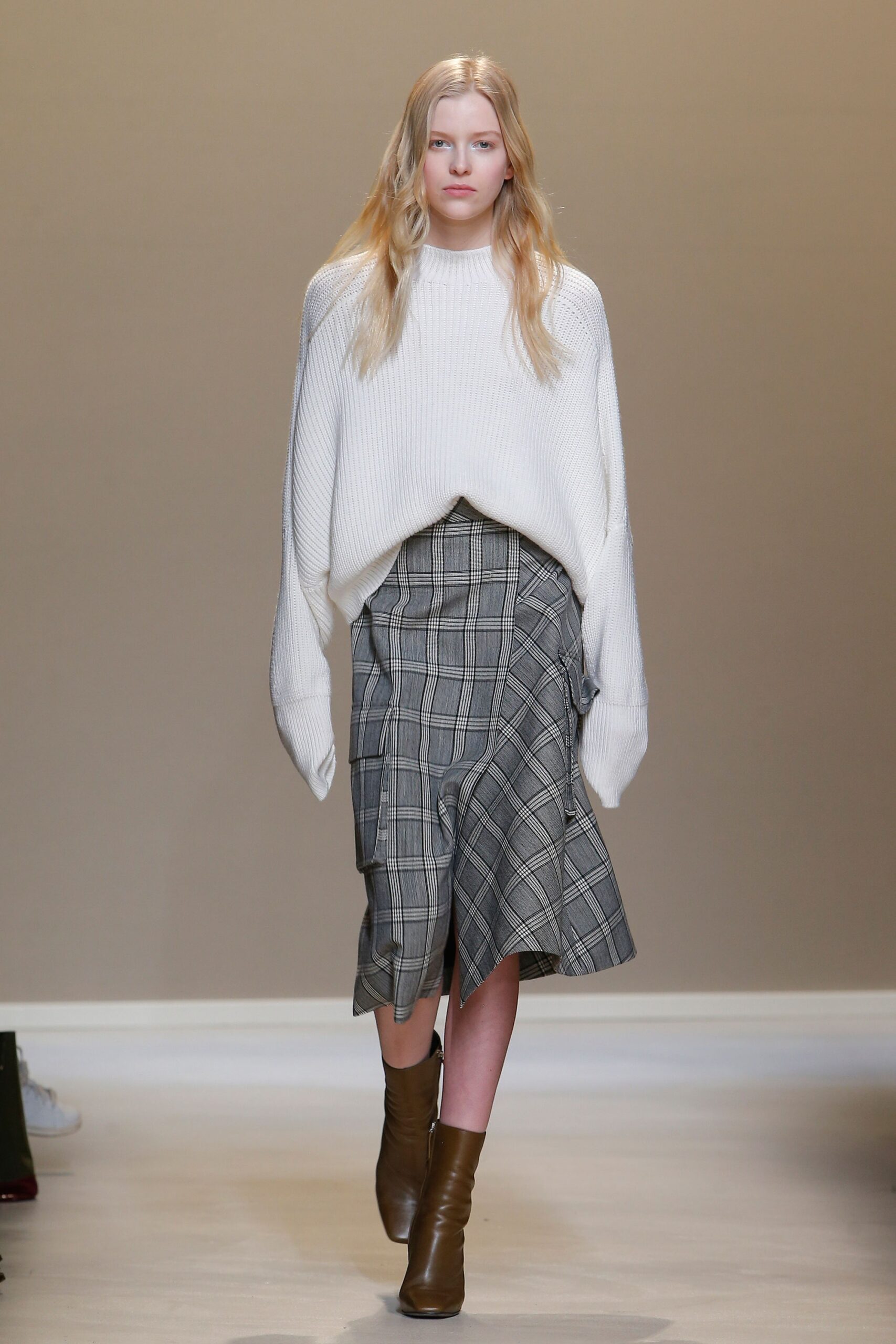 Krizia F/W 17 Look 16