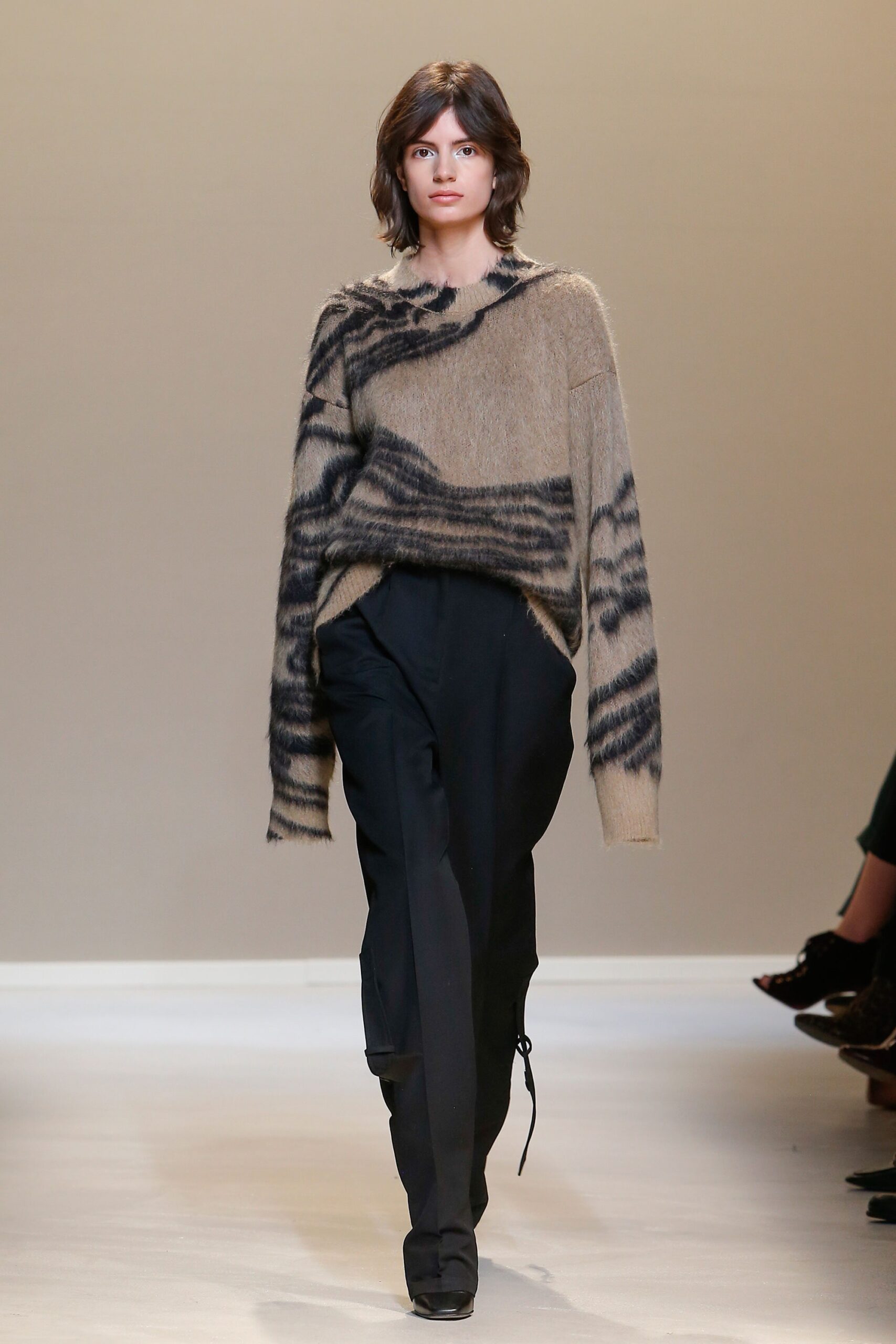 Krizia F/W 17 Look 22