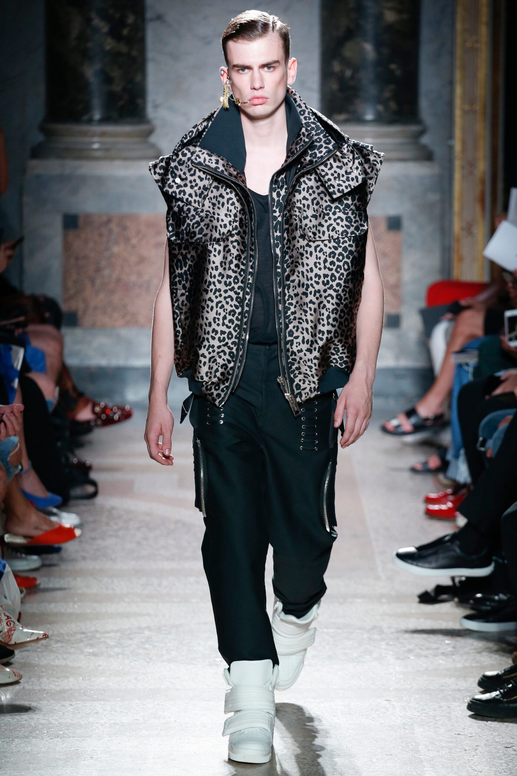Les Hommes S/S 18 Menswear Look 17
