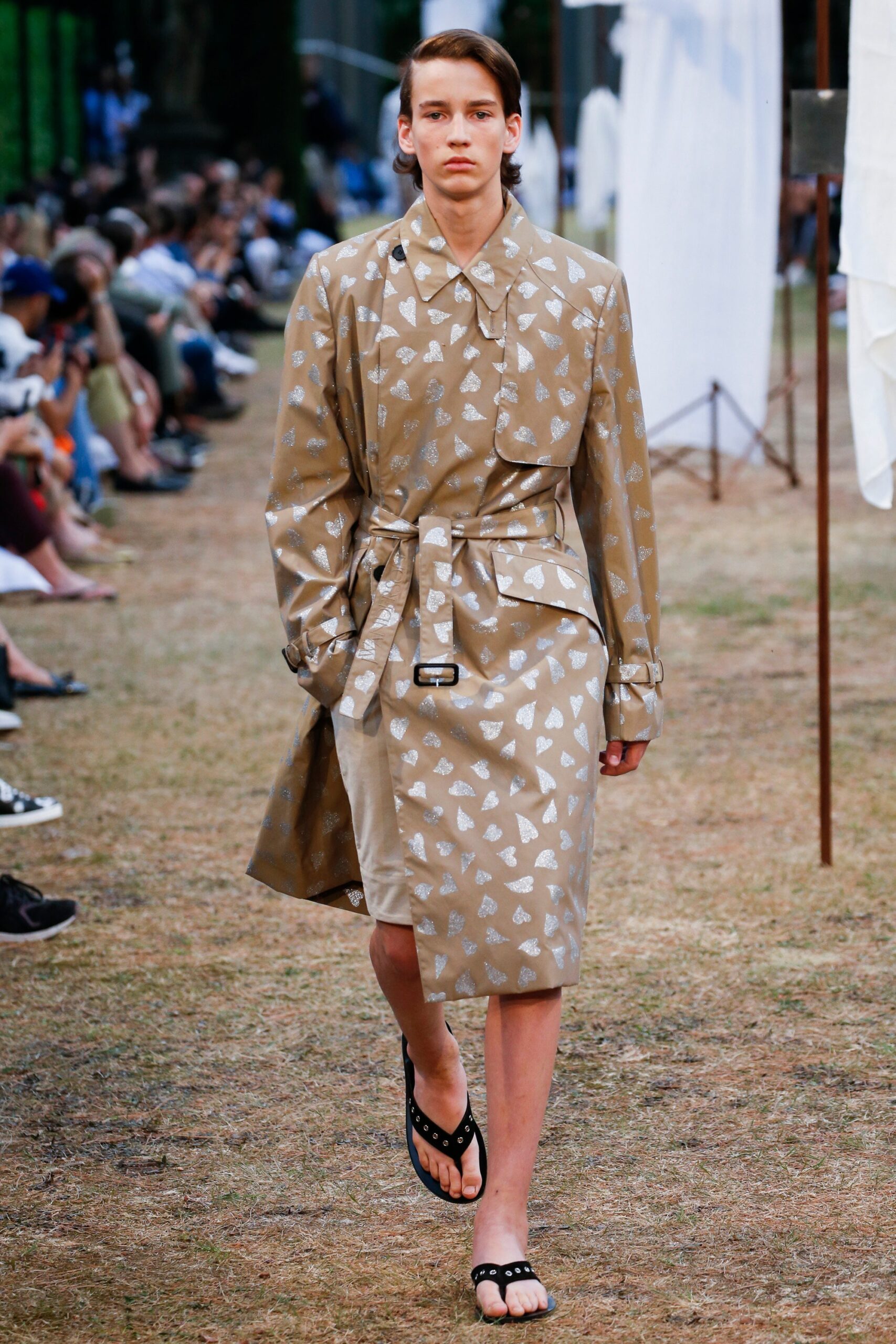 JW Anderson S/S 18 Menswear Look 1