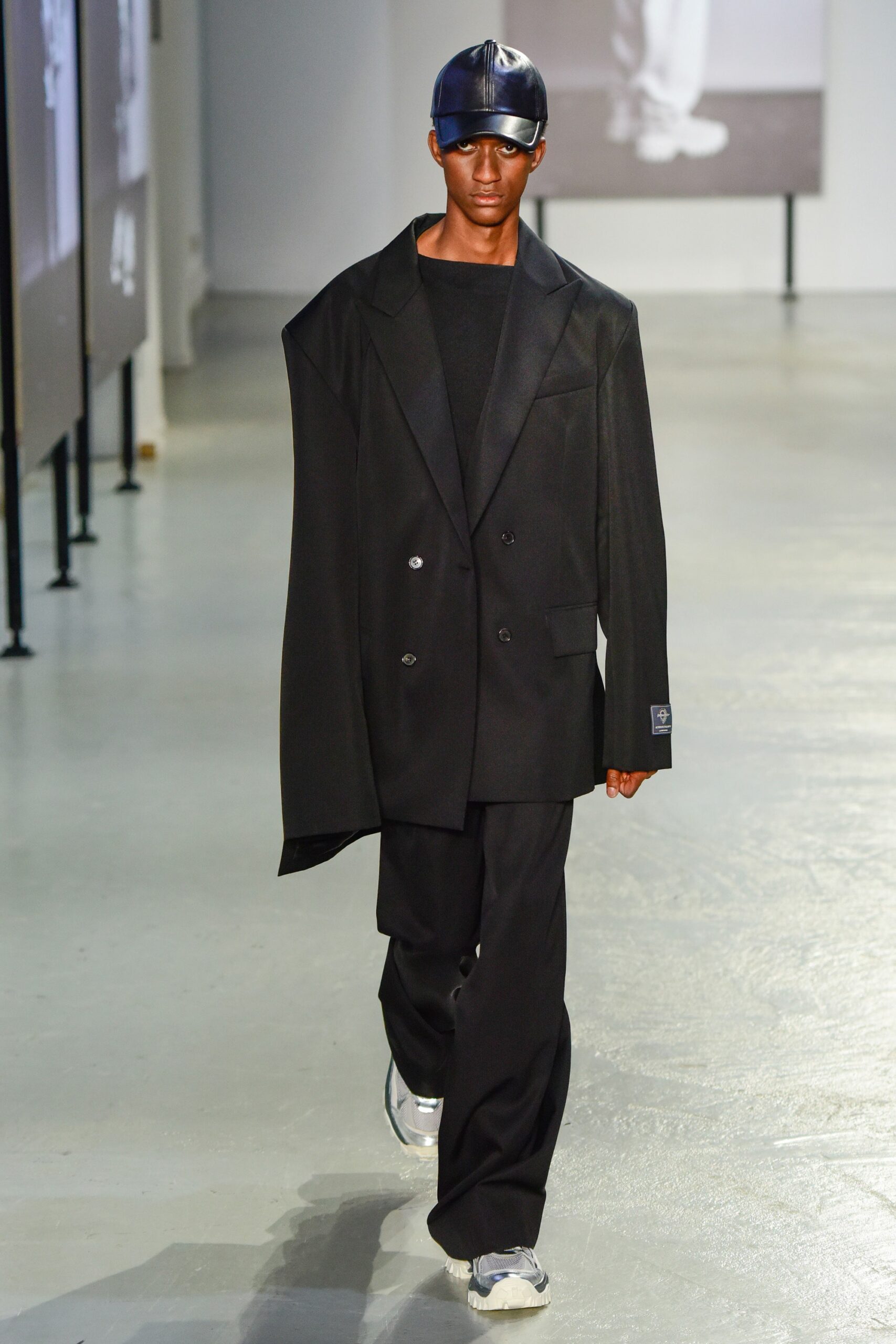 Juun.J S/S 19 Menswear Look 24