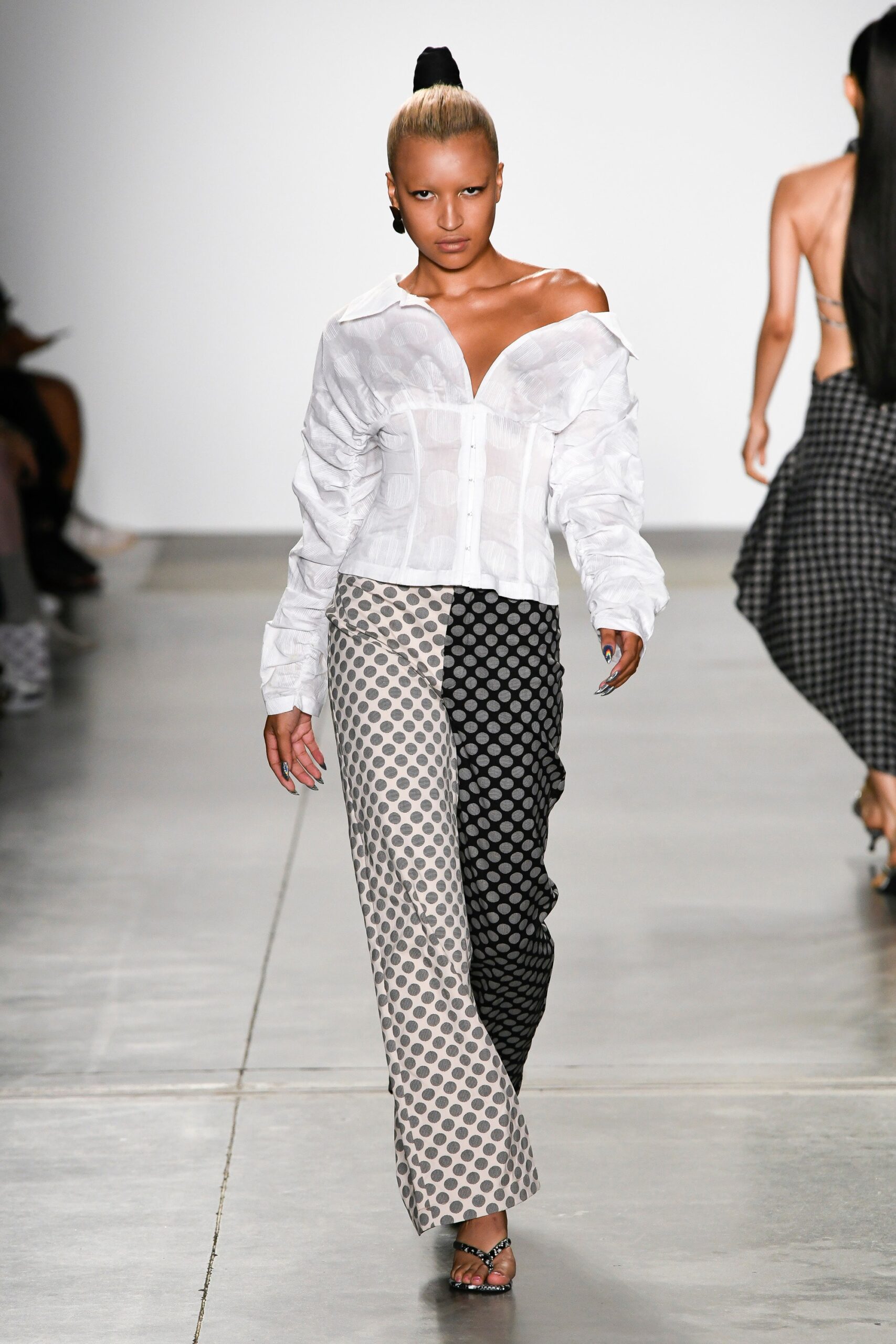 Kim Shui S/S 19 Look 2