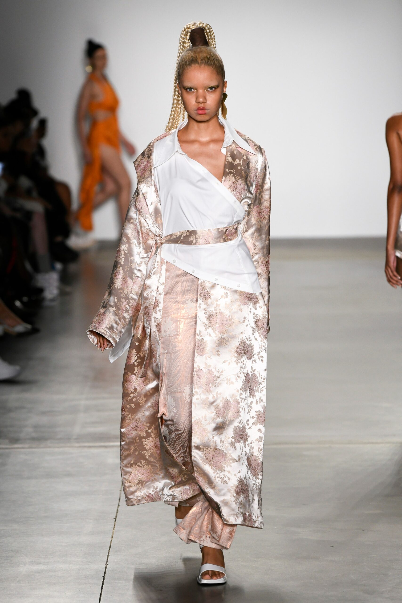 Kim Shui S/S 19 Look 8
