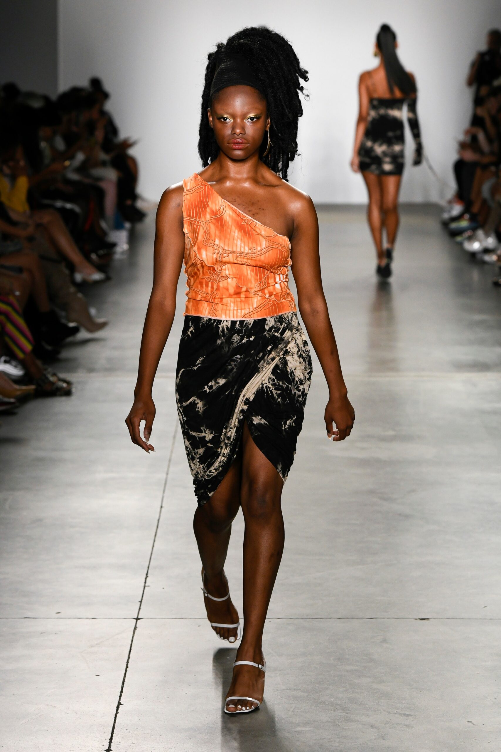 Kim Shui S/S 19 Look 11